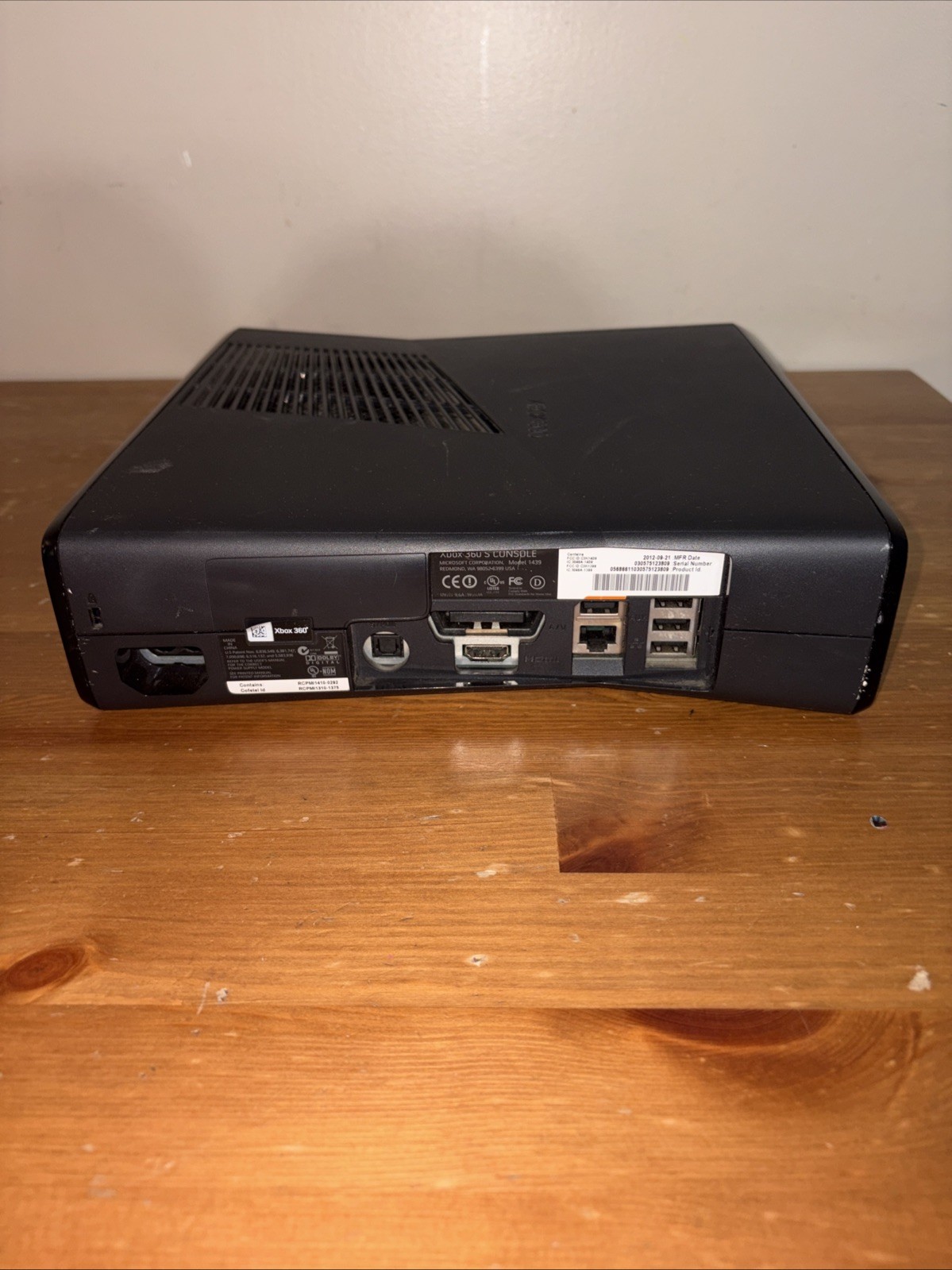 Microsoft Xbox 360 S 4GB Console only – Black (1439) – Tested/works