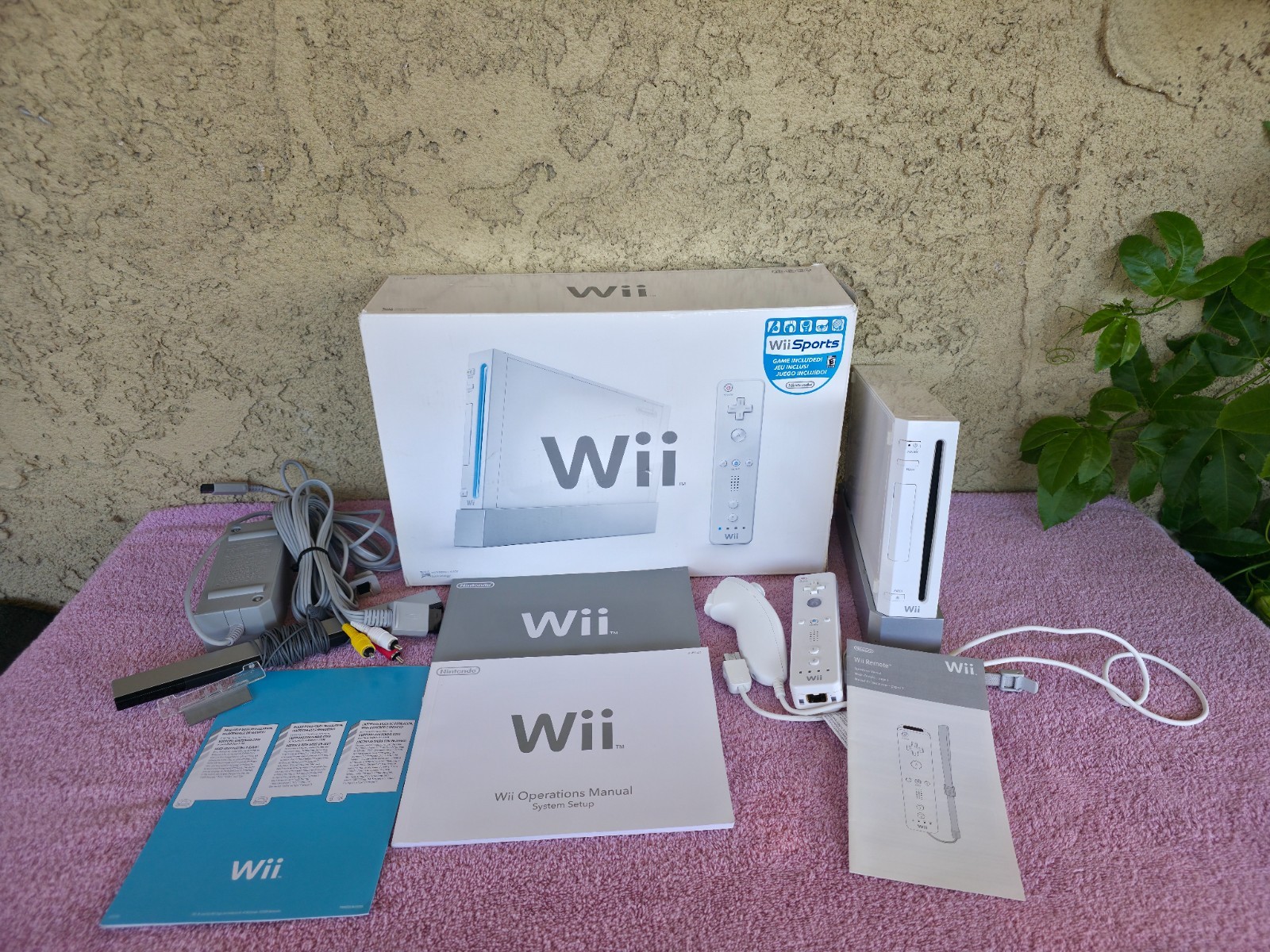 Nintendo Wii White Console With Original Box Complete Set GameCube Compatibility