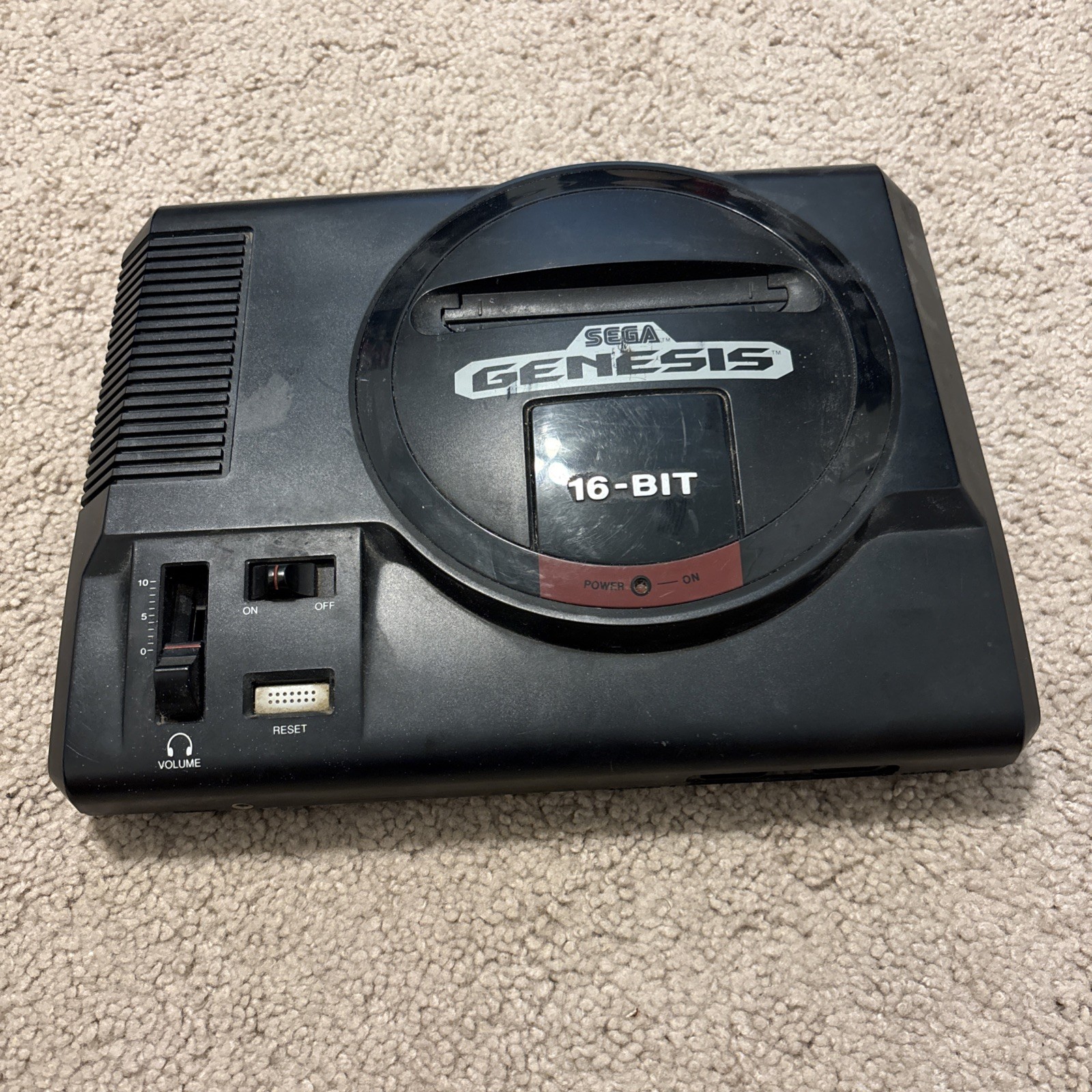 NOT WORKING Sega Genesis 16 Bit Console Only Model 1601 For Parts / Broken