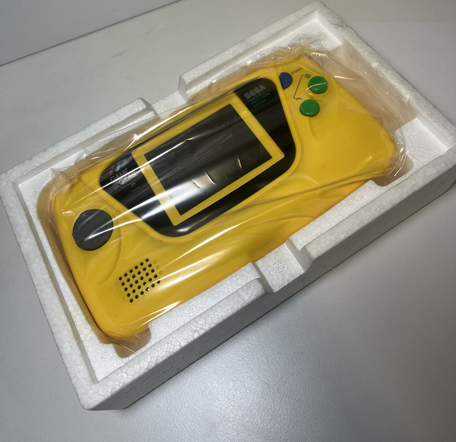 SEGA GAME GEAR HGG-3210 YELLOW EDITION NTSC-J REGION FREE CONSOLE