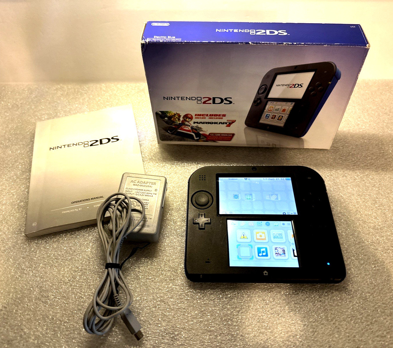 Nintendo 2DS Electric Blue Limited Edition Handheld With Mario Kart 7 Game EX/NM