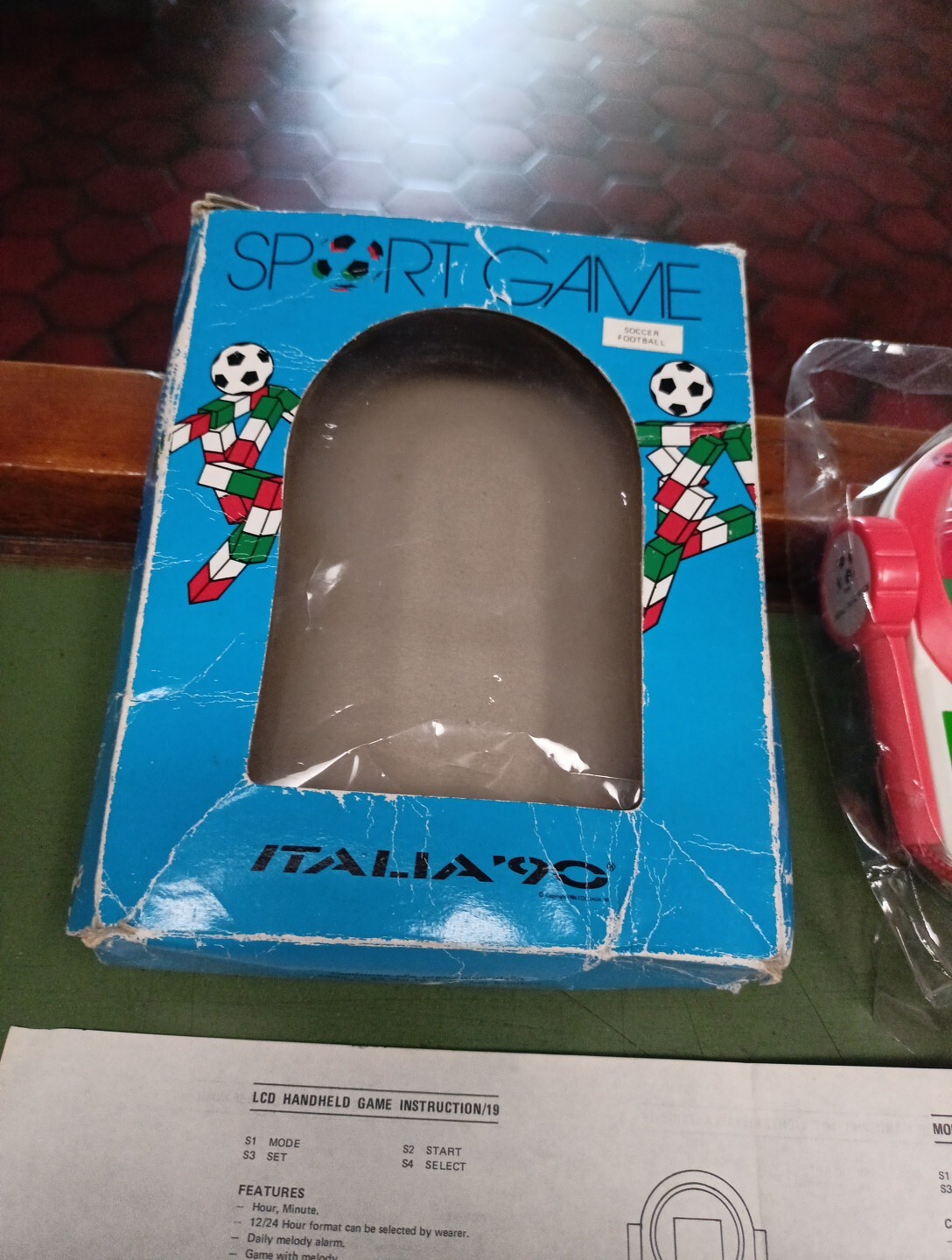 Videogioco Portatile a Cristalli Liquidi ” ITALIA 90 ” Calcio + Box e Istruzioni
