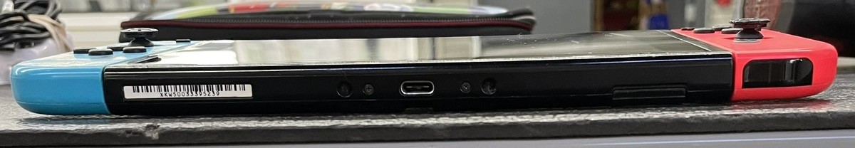 Nintendo Switch V1 Handheld Game Console HAC-001 (PD3048632)