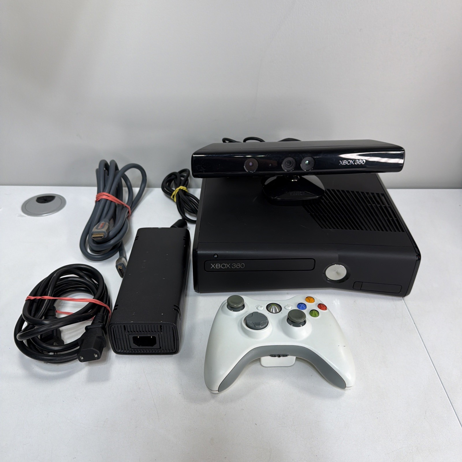 Microsoft Xbox 360 S Slim 320GB Black Video Game Console System w/ Kinect Tested