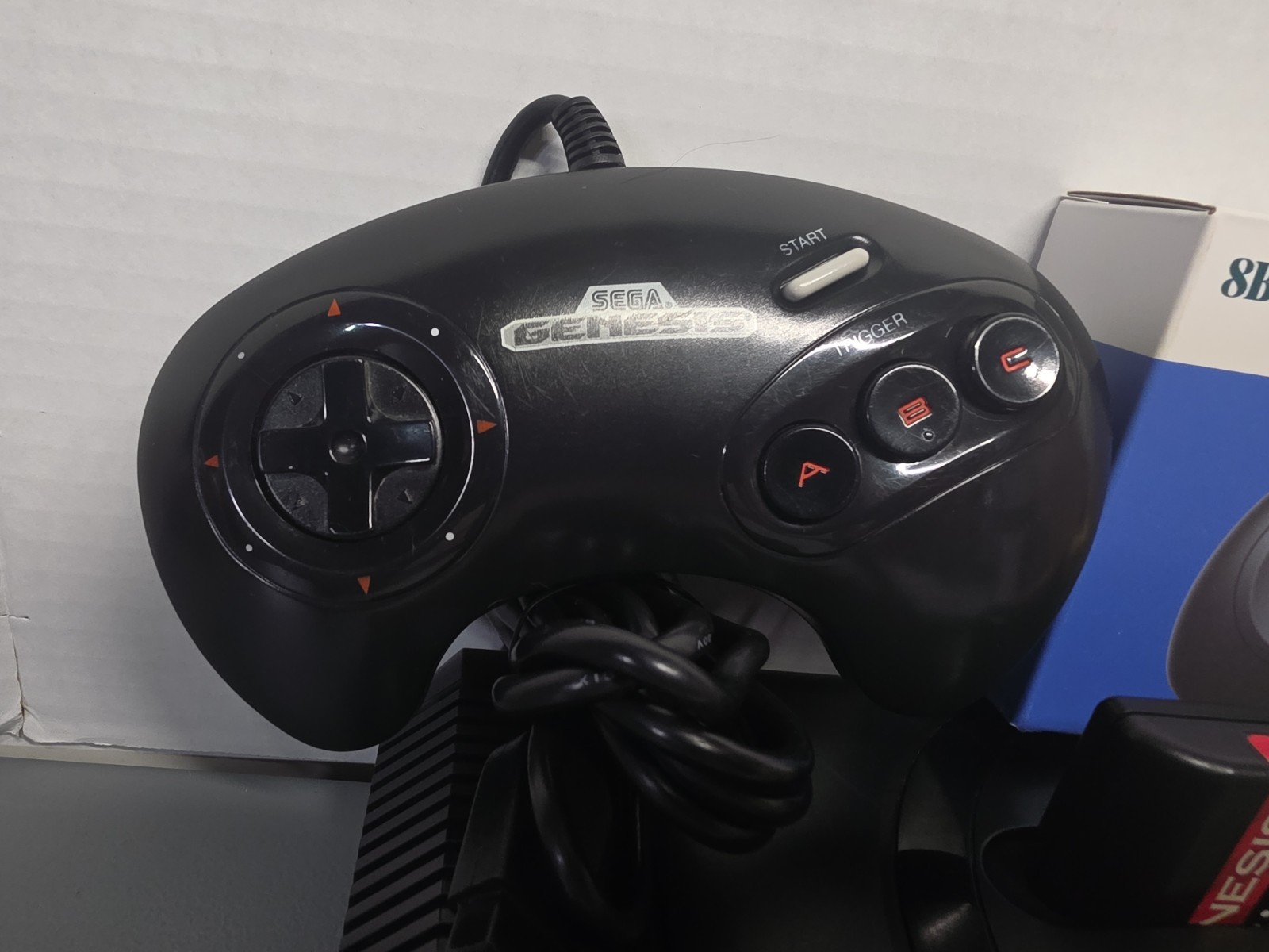 Sega Genesis System Model 1601 16 Bit Console Bundle – Works w/ Wireless Gamepad