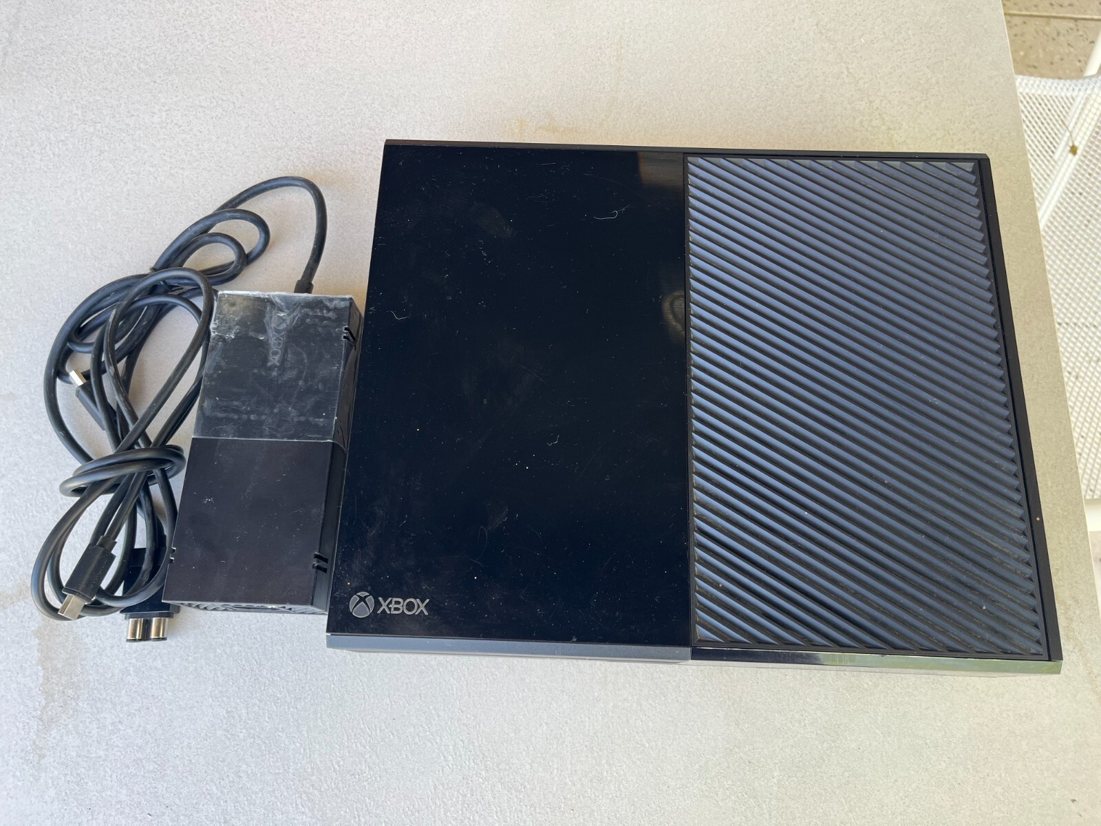 Microsoft Xbox One 500GB Console – Black (5C5-00025)
