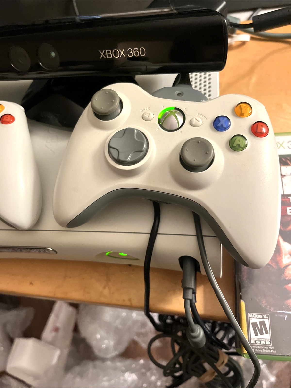 XBox 360 60GB White Bundle Controllers Kinect 2 Games AV Cable Tested