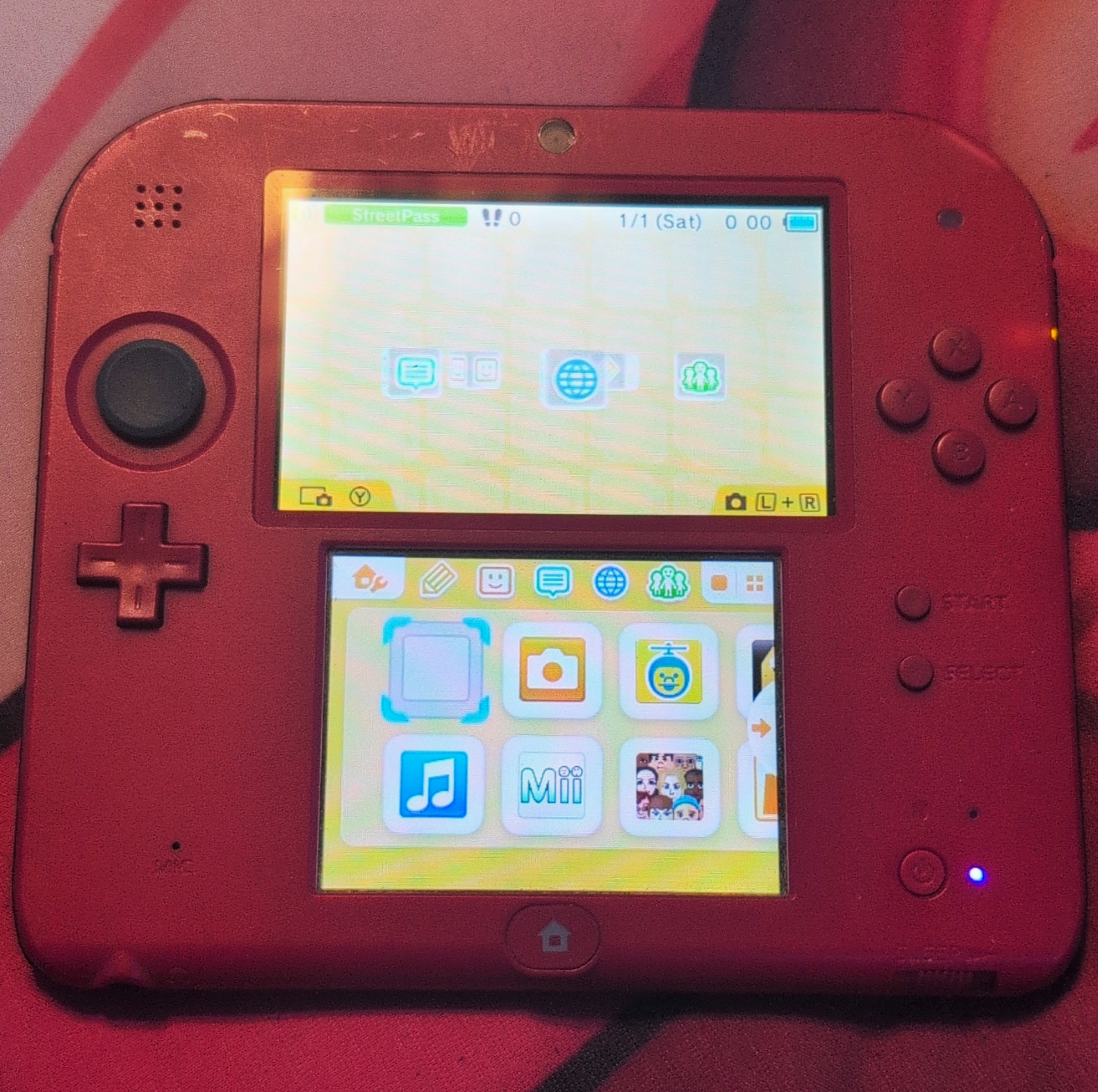 Nintendo 2DS Red/Black Handheld System 4GB Wi-Fi Region Free FTR-001