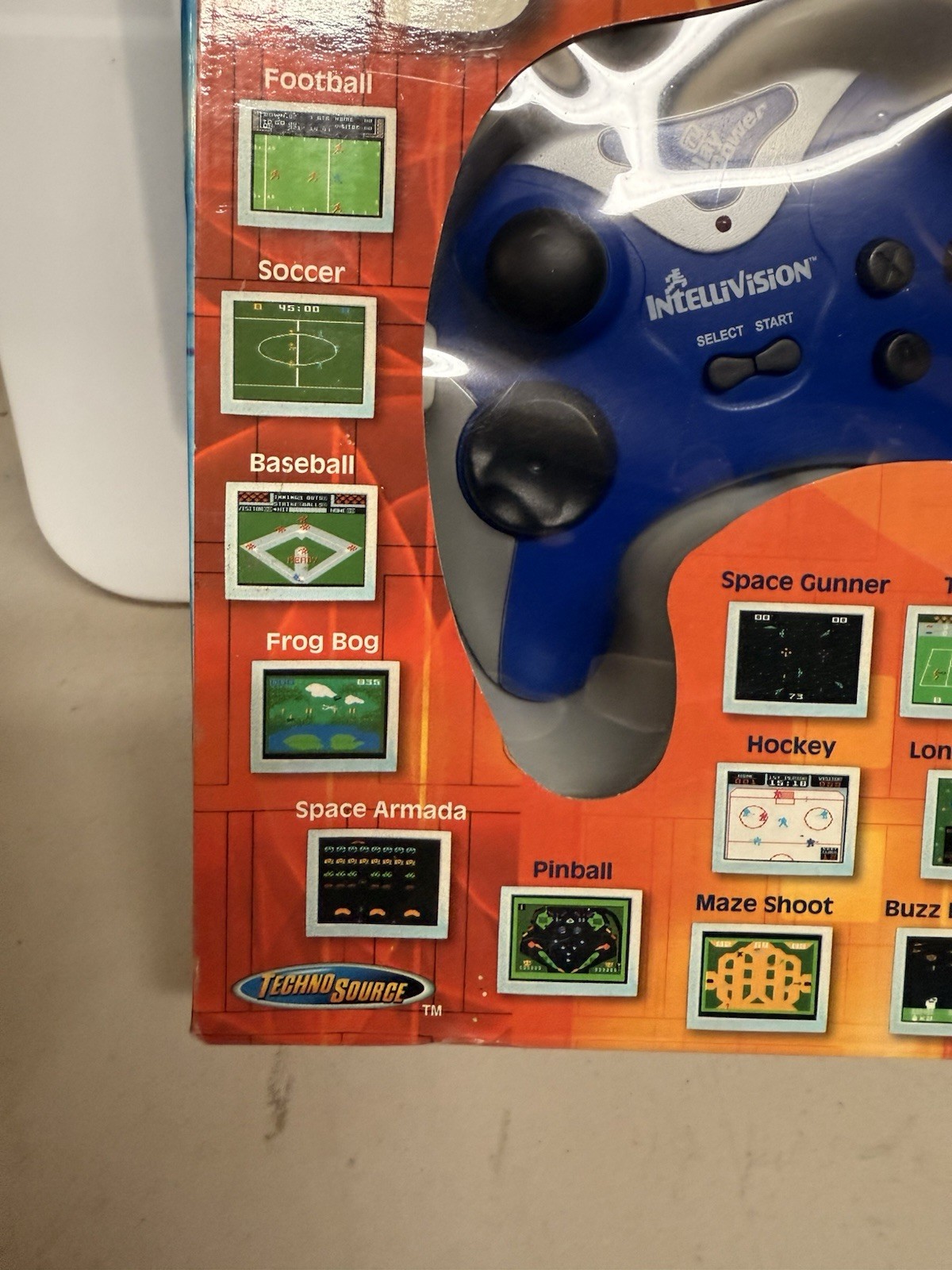 2005 INTELLIVISION X2 15 VIDEO GAME SYSTEM PLUG AND PLAY 2 CONTROLLERS