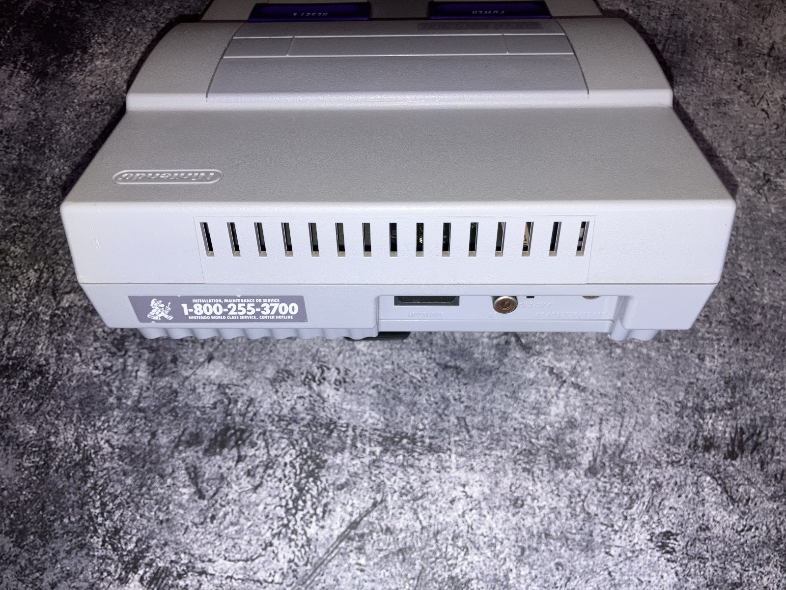 Nintendo SNES Console – Includes 2 controllers, RCA Cable, Power cable and Game.