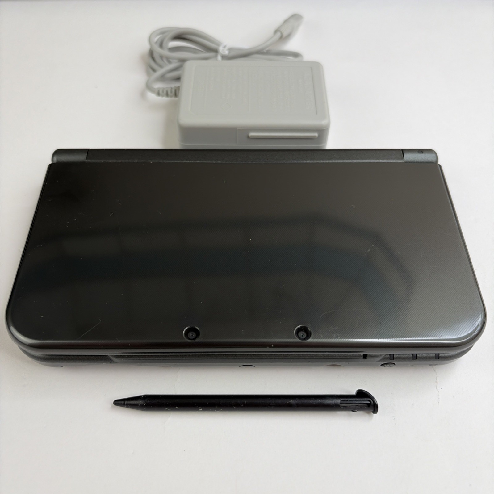 NICE! New Nintendo 3DS XL Gray Black Console Charger Stylus US Version