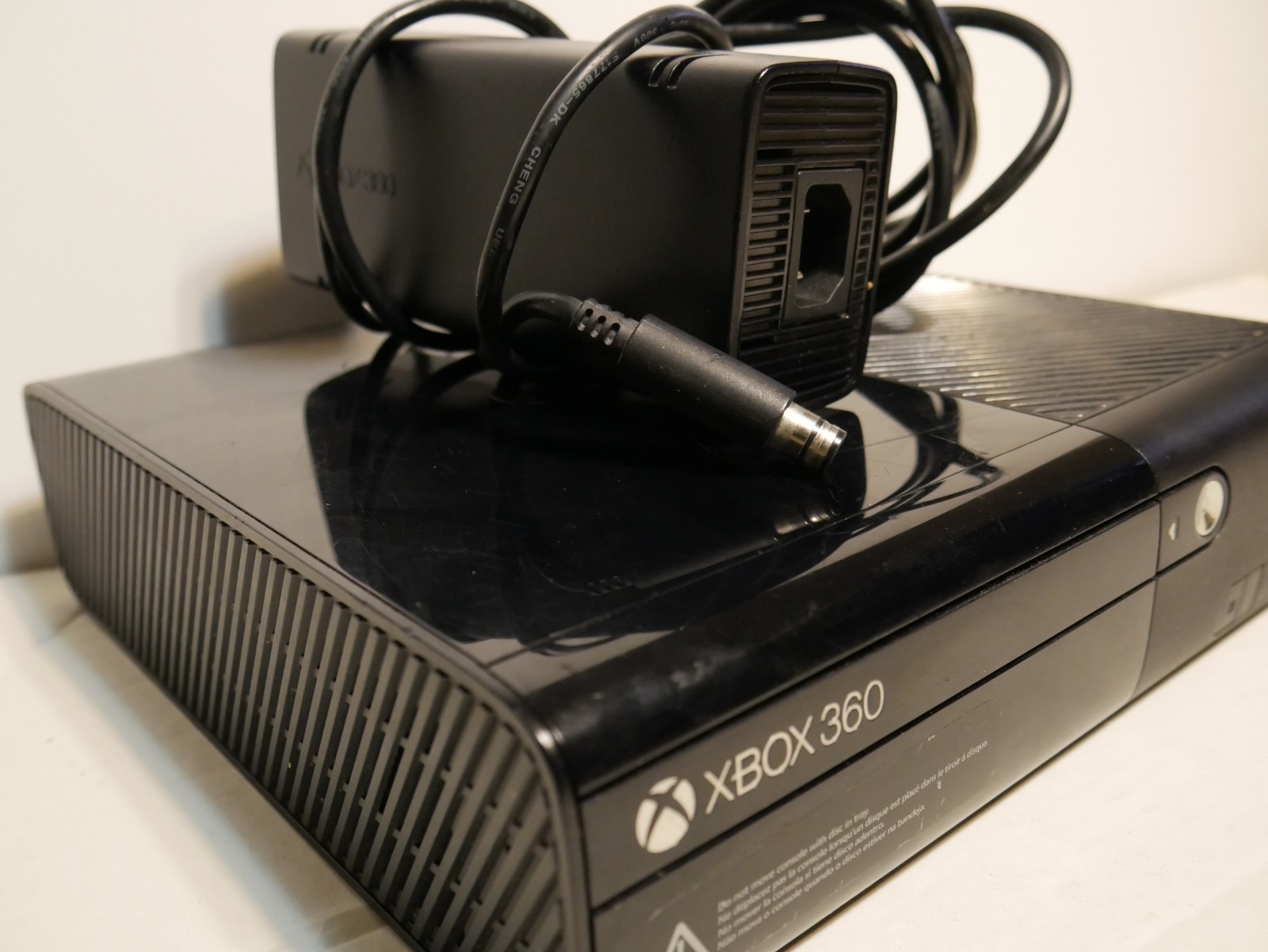 Microsoft Xbox 360 E Black Console 4GB Wi-Fi HDMi 1080p Used,Good Scratches