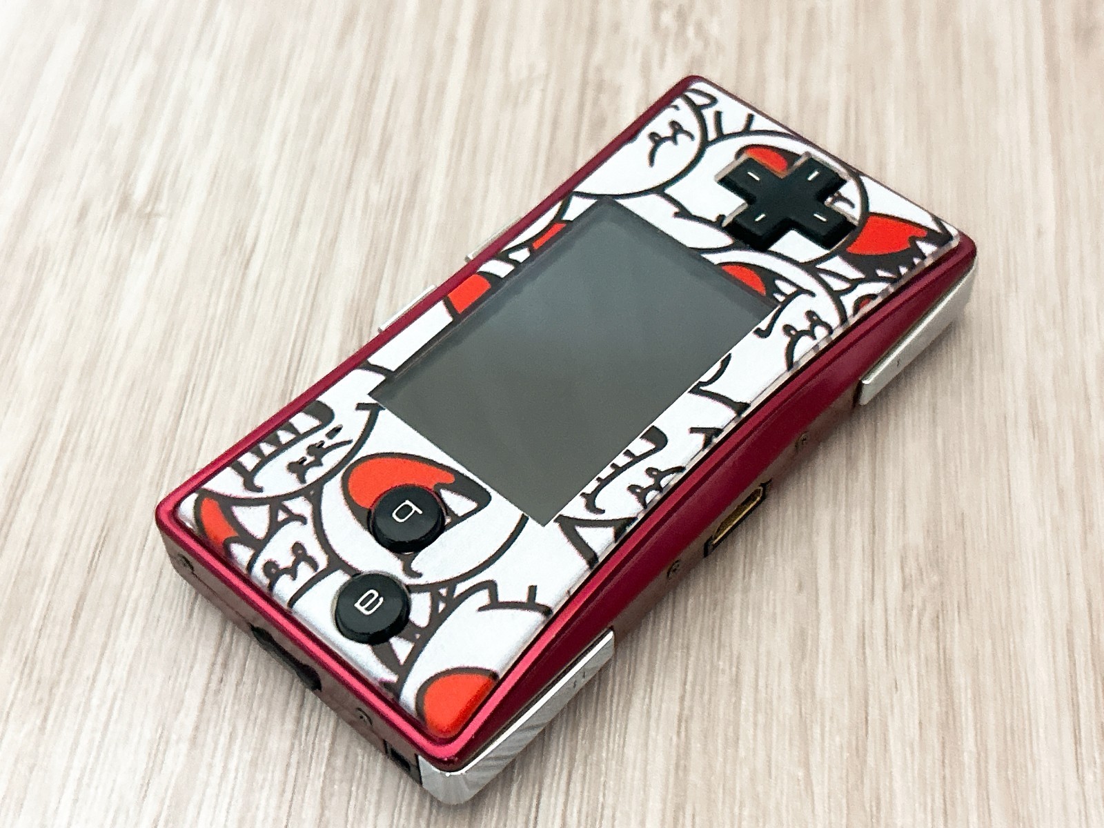 Nintendo GameBoy Micro 20th Anniversary Edition Famicom w/ Charger – Excellent