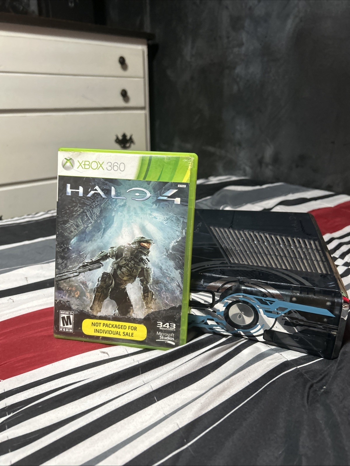 Microsoft Xbox 360 Halo 4 Limited Edition And Halo 4 Game With Both Discs