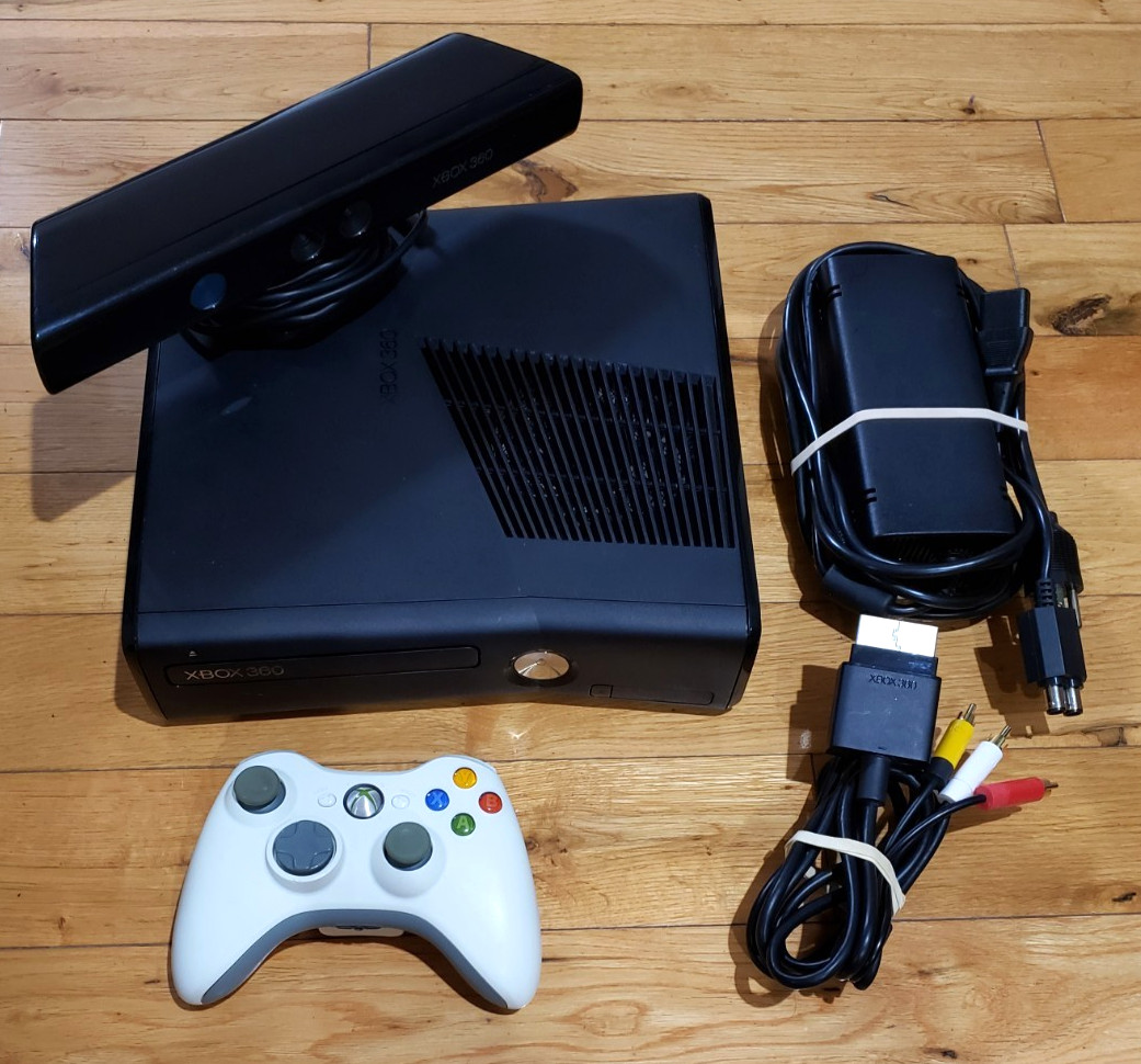 Xbox 360 S Slim Bundle 1439 250GB Console, Kinect Controller Power AV, TESTED