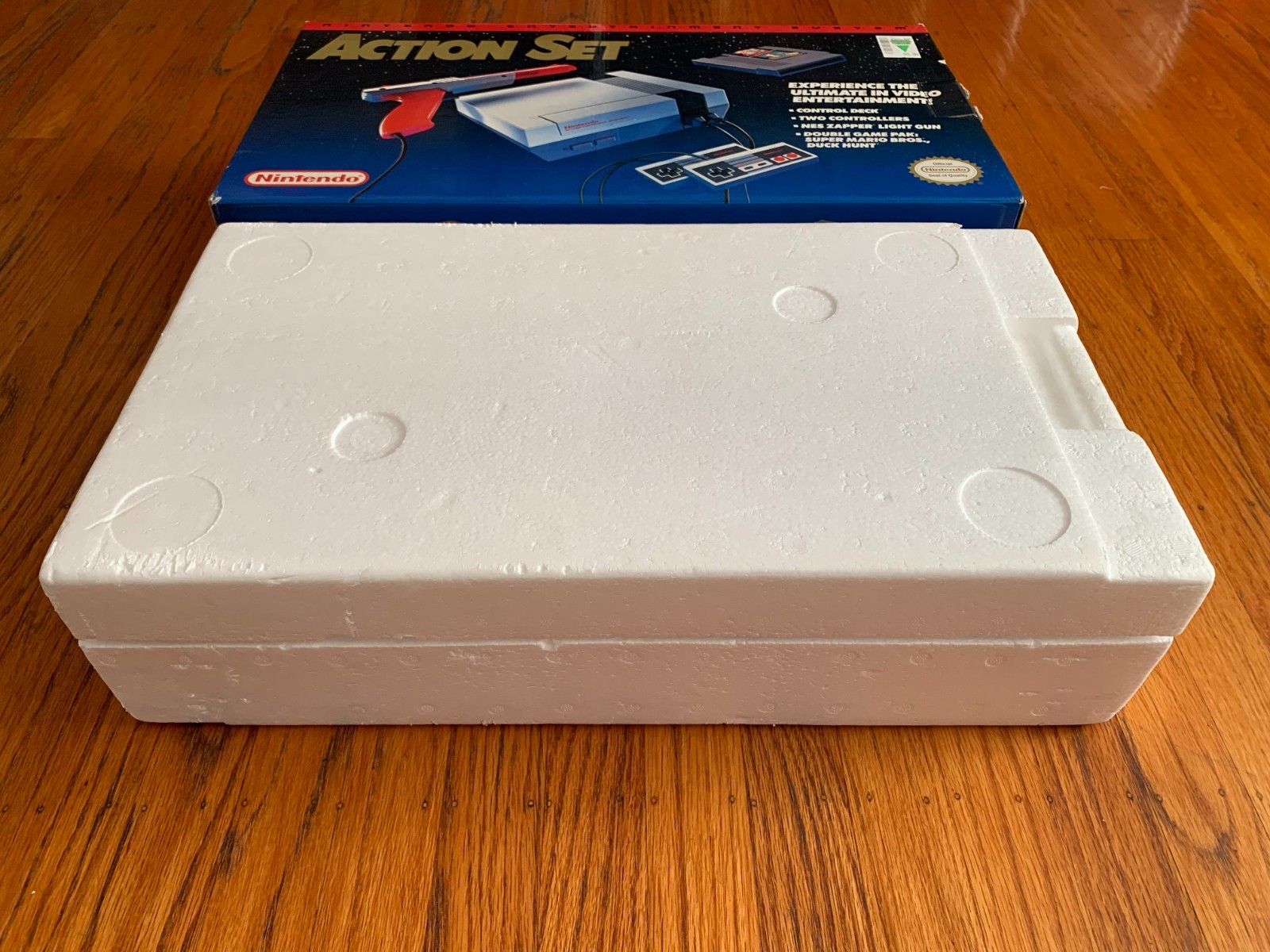 Nintendo NES Action Set console system 100% complete in box with protector
