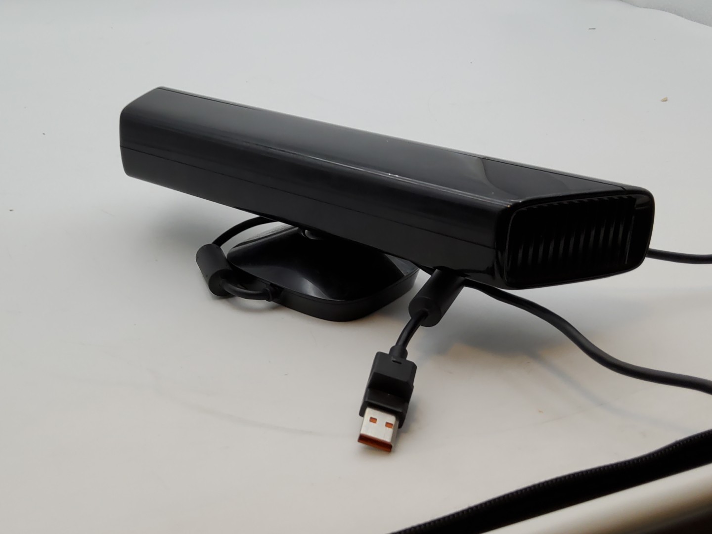 Microsoft Xbox 360 Game Console w Hard Drive (Power&aux) – Kinect Camera