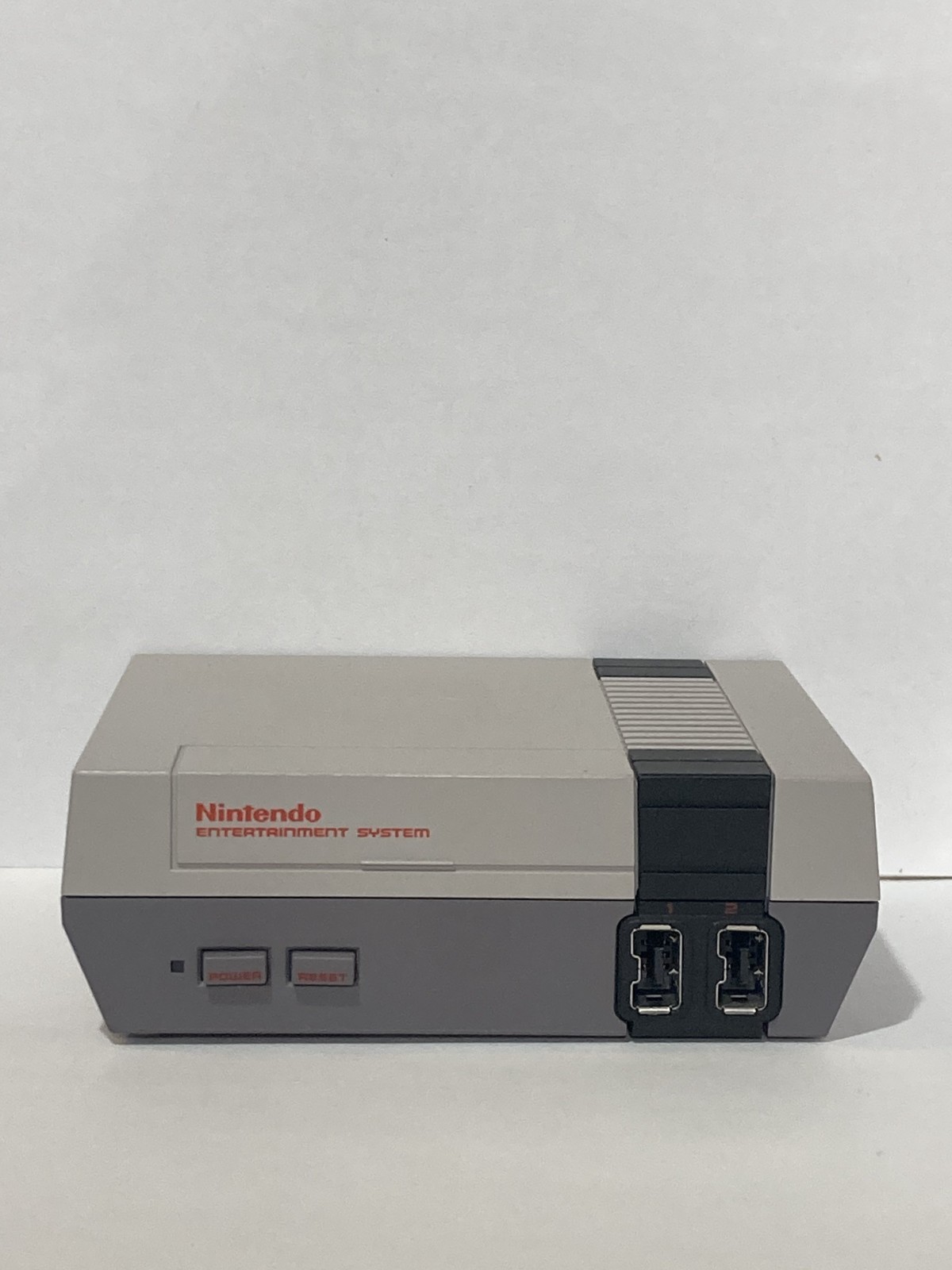 NES Classic Edition Console – Nintendo Entertainment System (w/ OEM Controller)