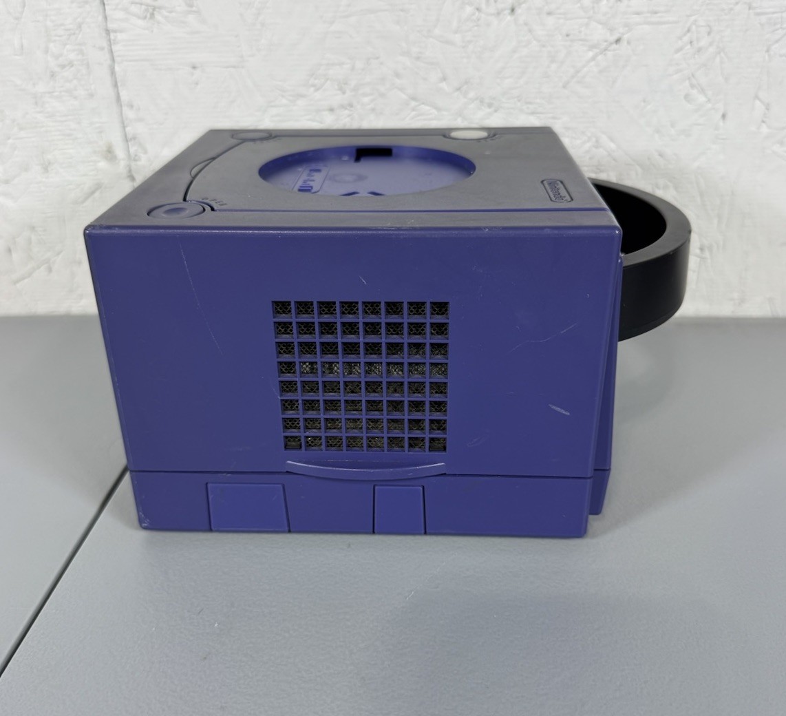 Nintendo GameCube DOL-001 Indigo Console (Won’t Read Disc) For Parts Or Repair