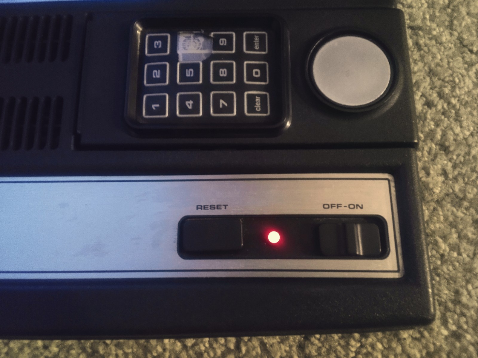 Mattel Intellivision System III Console ONLY NOT WORKING AS IS READ DESCRIPTION