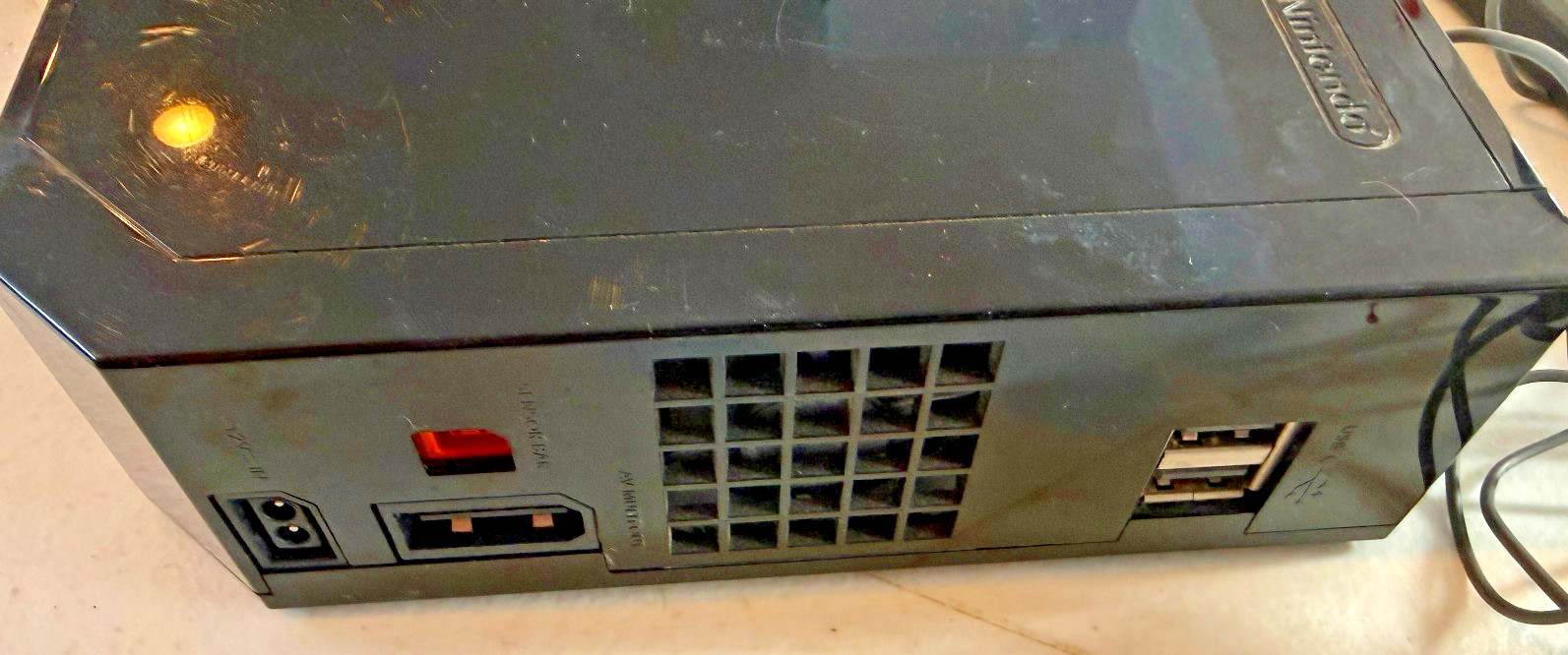 ( BUNDLE ) Nintendo Wii Console w/ 5 Games, 3 controllers, 2 nunchucks