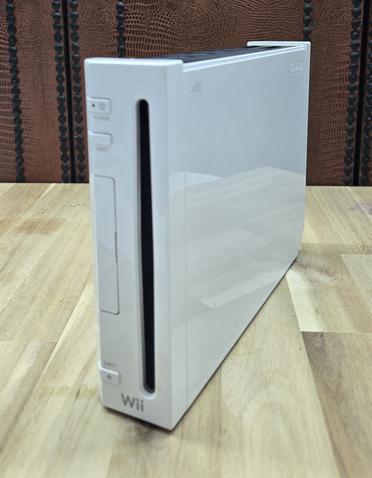 Nintendo Wii Console (RVL-101) White System Parts or Repair Only .