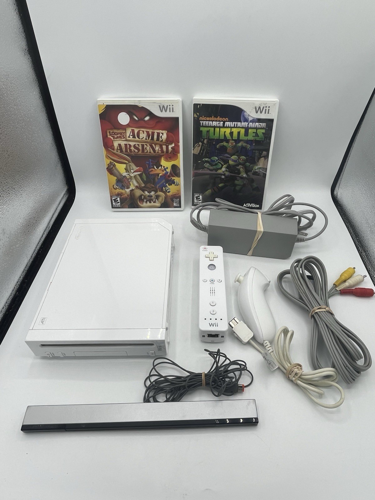 Nintendo Wii Console 2 Game Bundle RVL-001