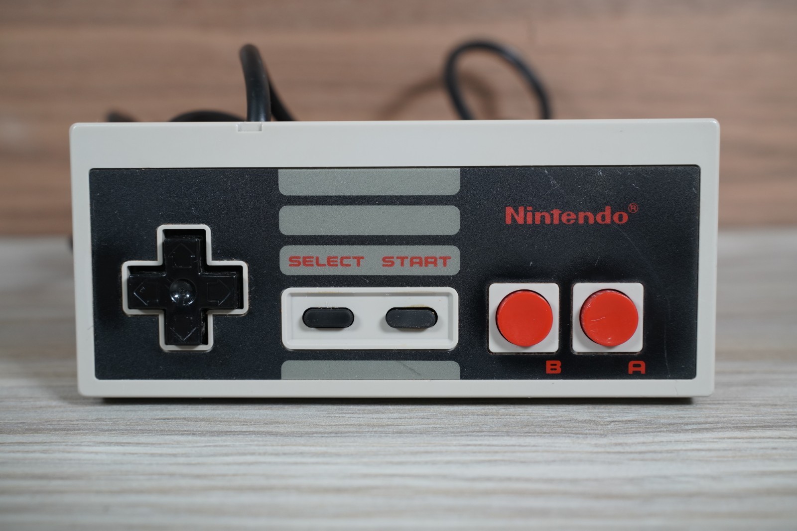 Nintendo NES Console w/ Cables & OEM controller – TESTED WORKING