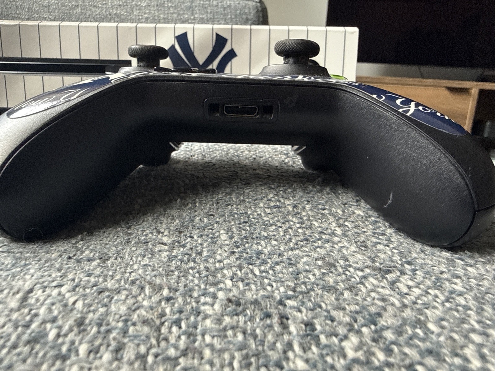 Microsoft Xbox One Black + Controller*New York Yankees Skin And Controller*PARTS