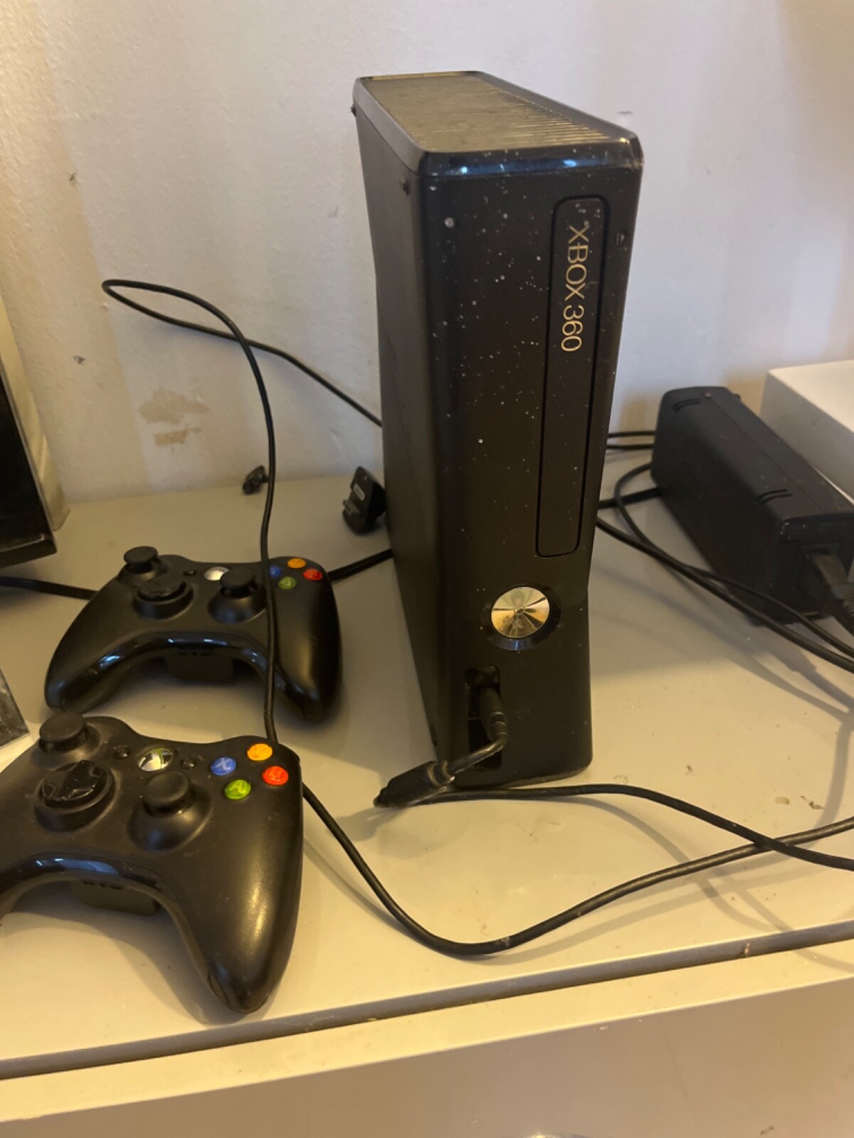 Microsoft Xbox 360 S 4GB Black Console (additional camera included)