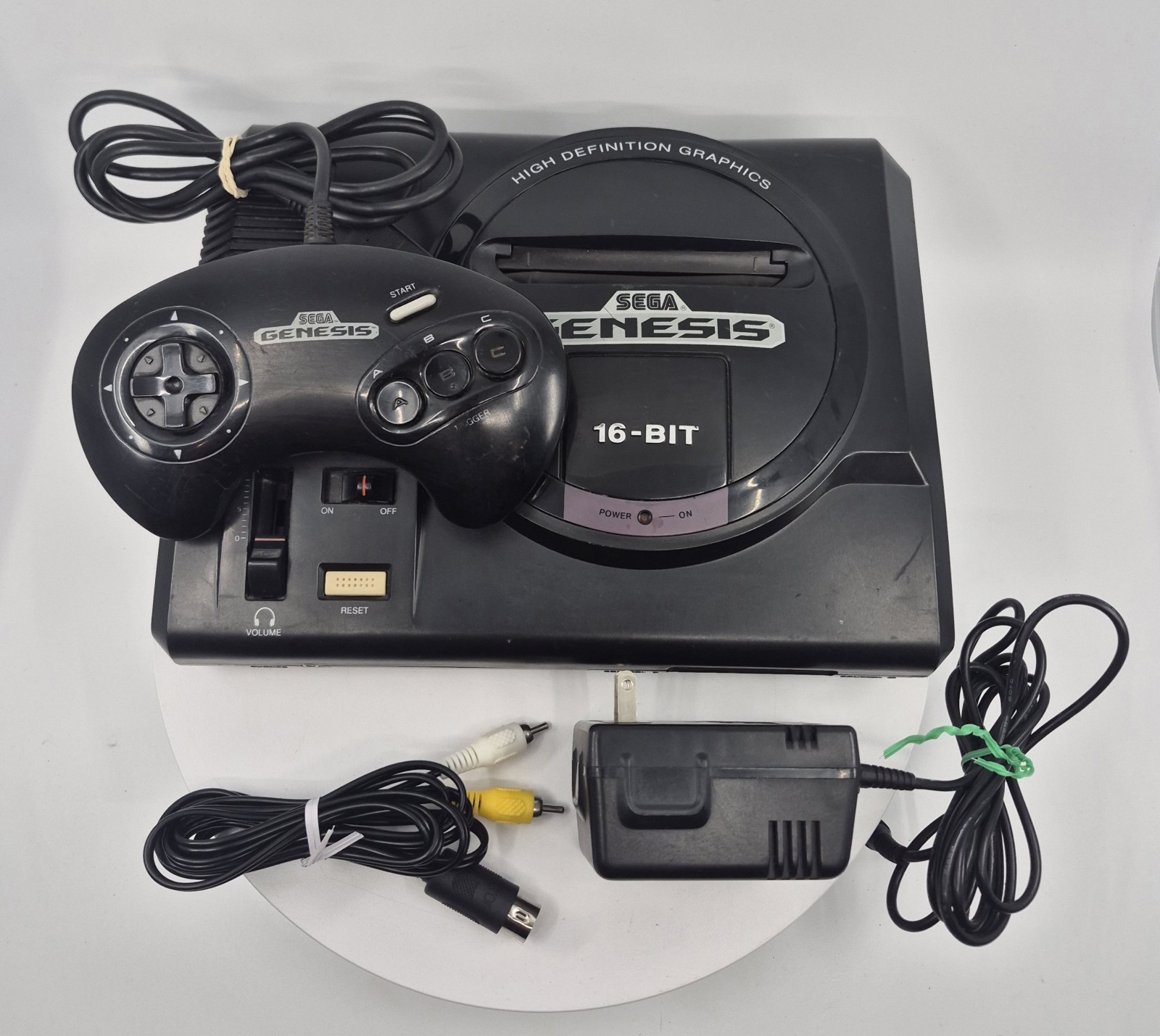 Sega Genesis Model 1601 Gen 1 High Definition Graphics Console System Bundle