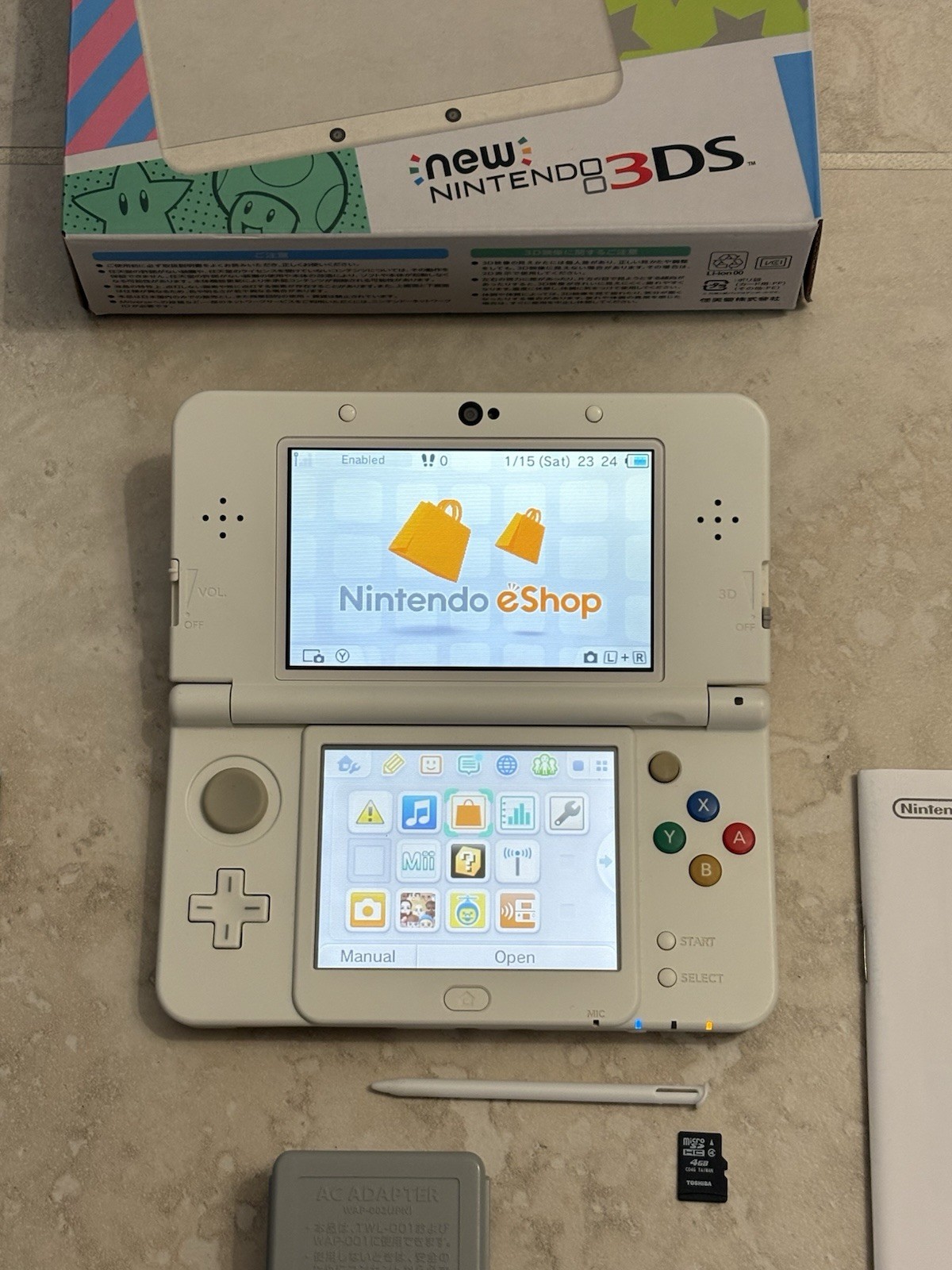 Nintendo New 3DS White Edition Handheld System Console Complete IN BOX Excellent