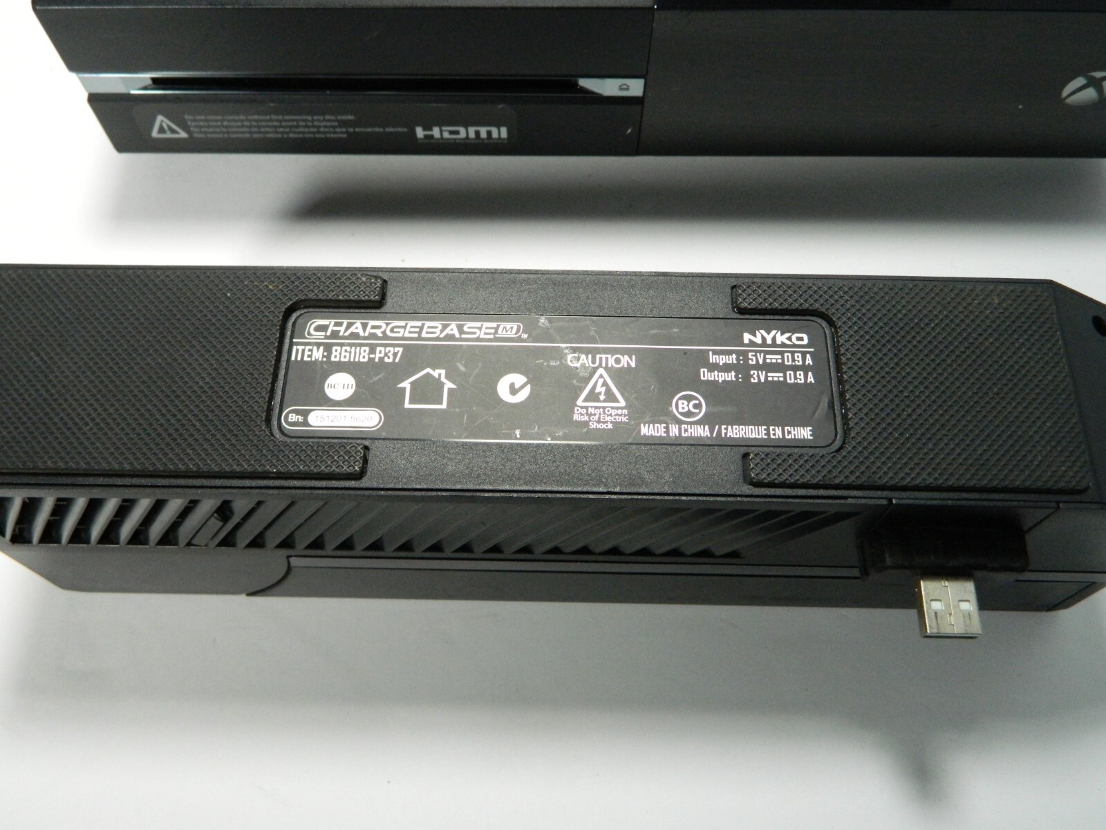 XBOX ONE Model 1540 w/ Battery Charging Dock, power supply & HDMI