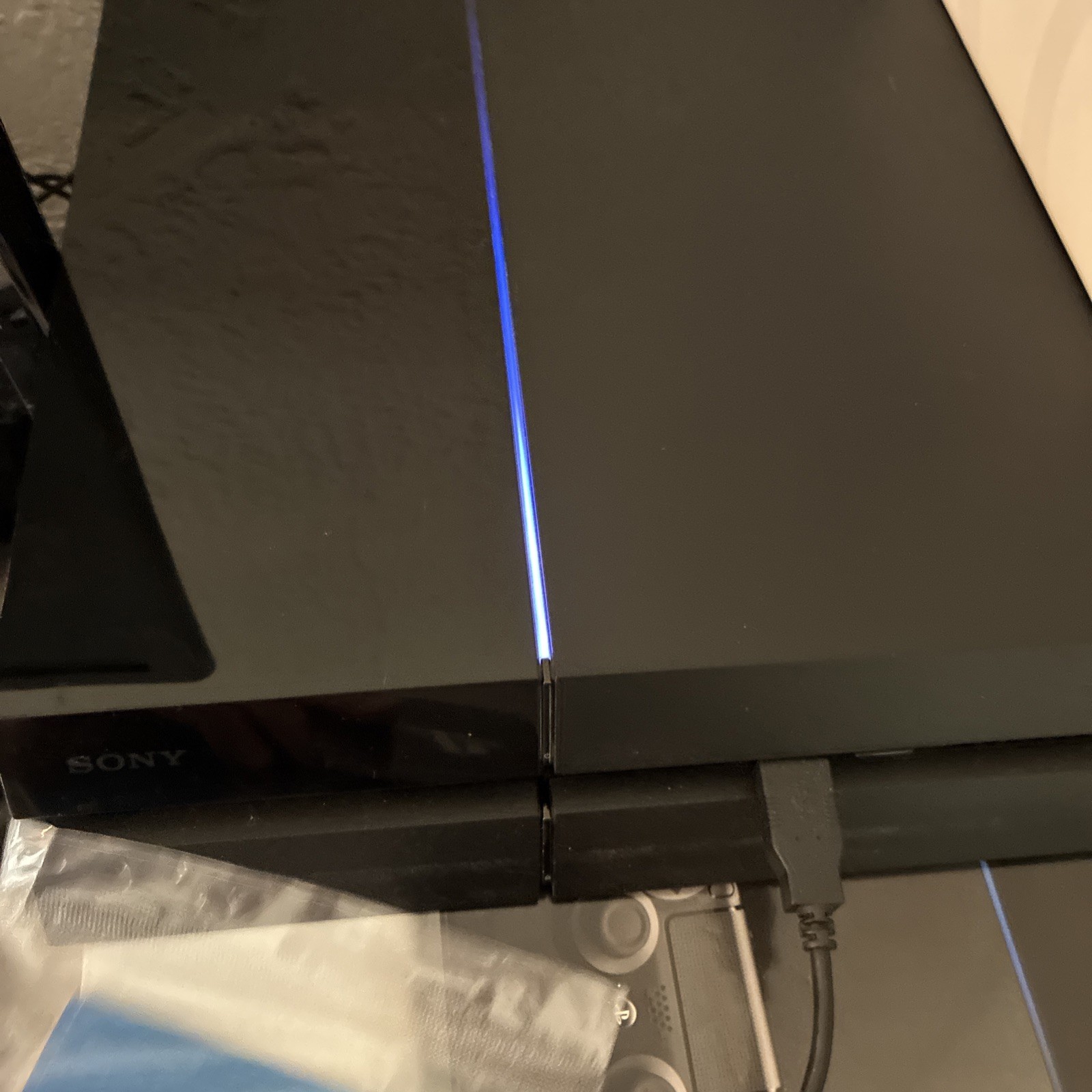 Sony PlayStation 4 500GB Console Bundle in Original Box w/ 2 Controllers & 4 Gam