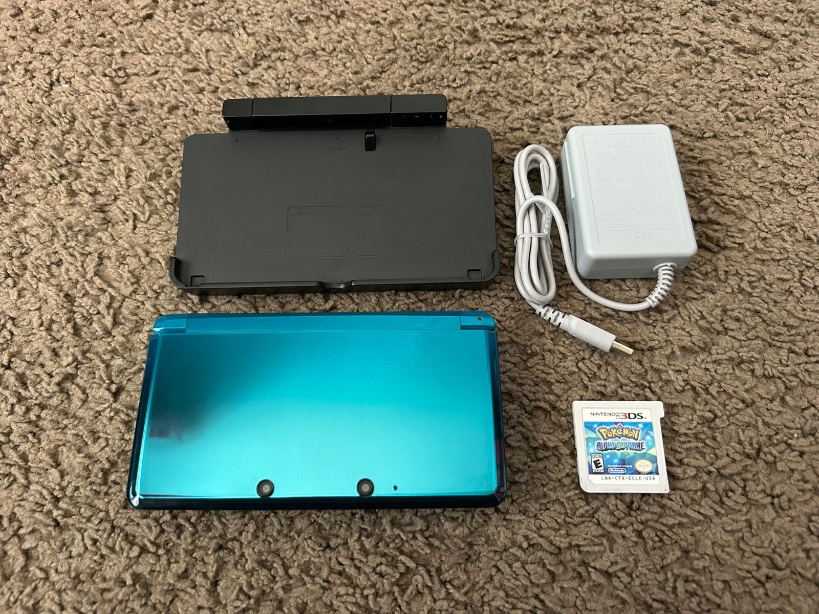 Nintendo 3DS Handheld System Aqua Blue + Pokemon: Alpha Sapphire bundle lot