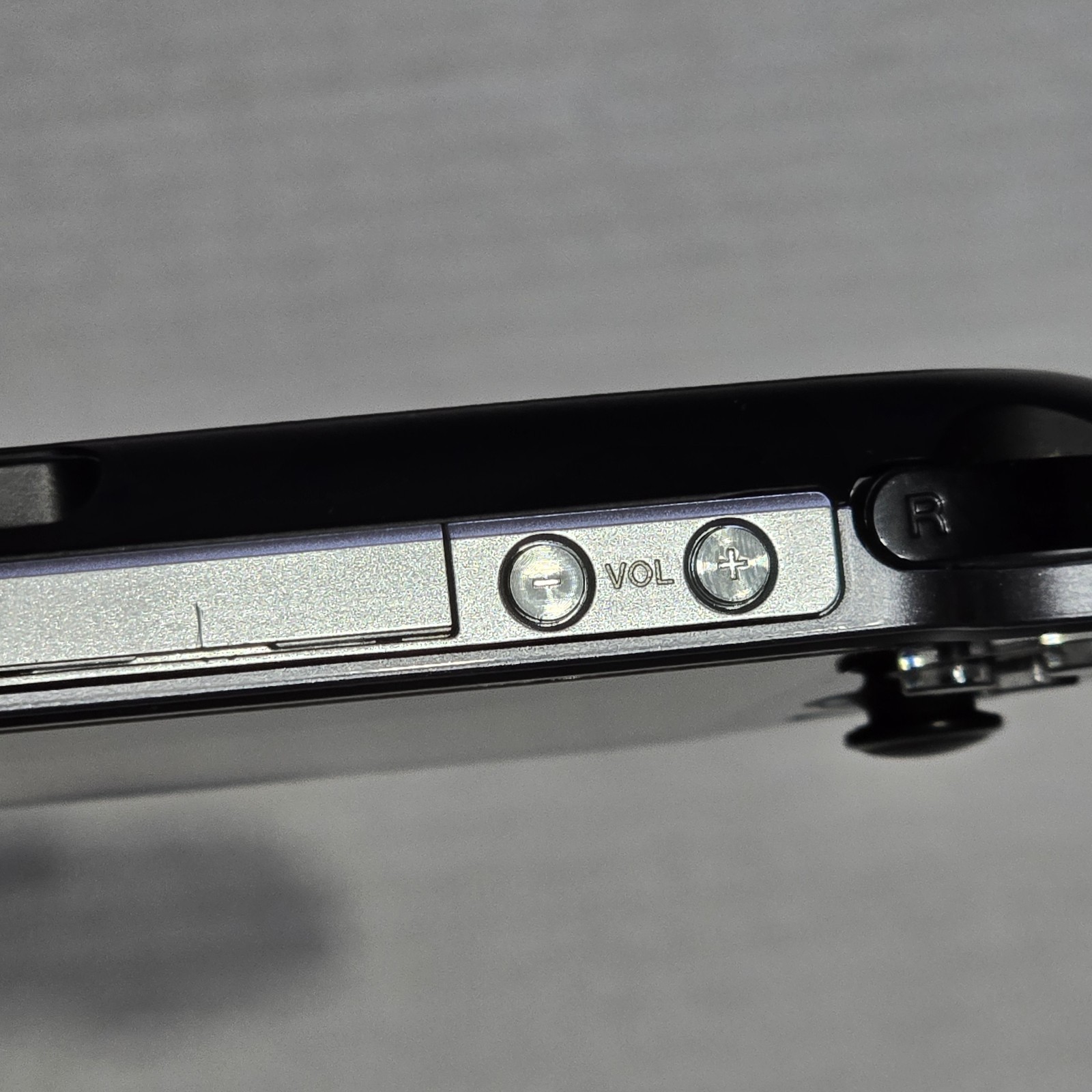 BUNDLE PlayStation Vita Wi-Fi Launch Model OLED PCH 1001 Model