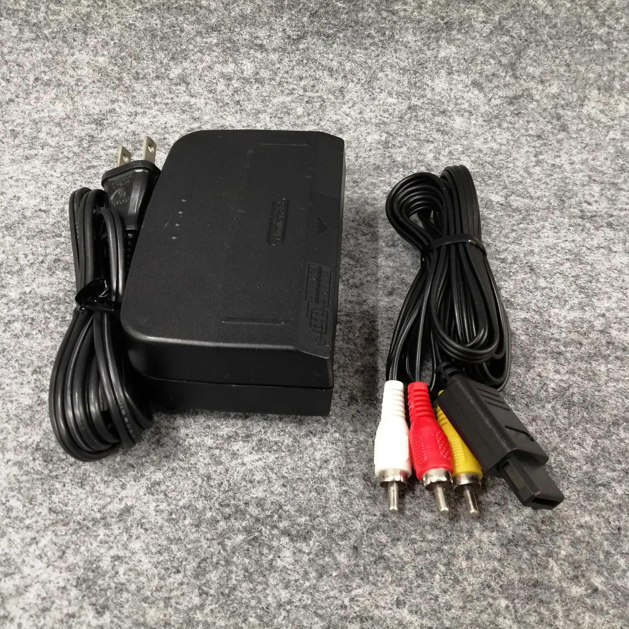 Nintendo 64 Standard Memory Version Model NUS 001 NINTENDO