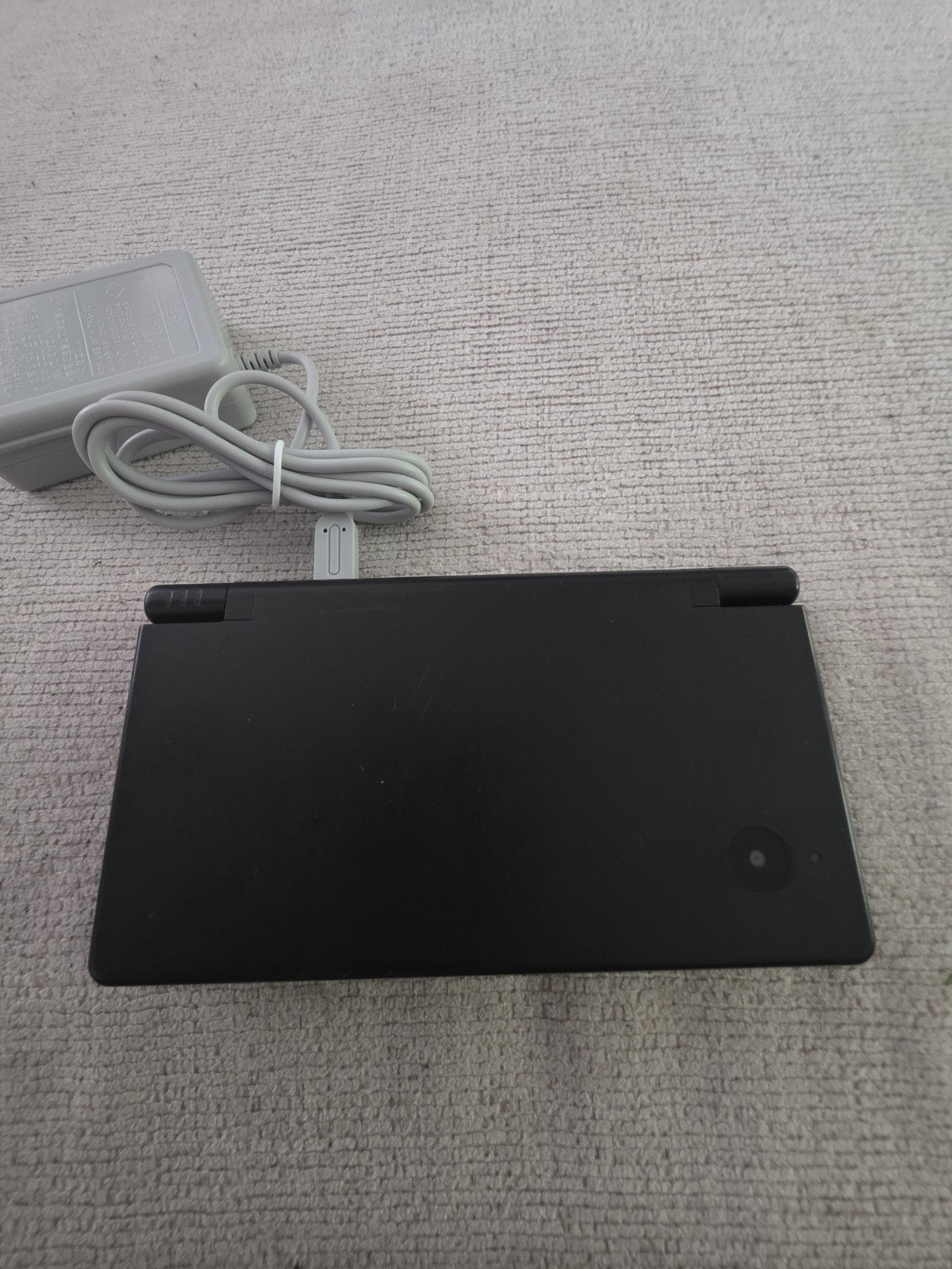 Nintendo DSi Launch Edition Black Handheld System Tested and Working + Charger