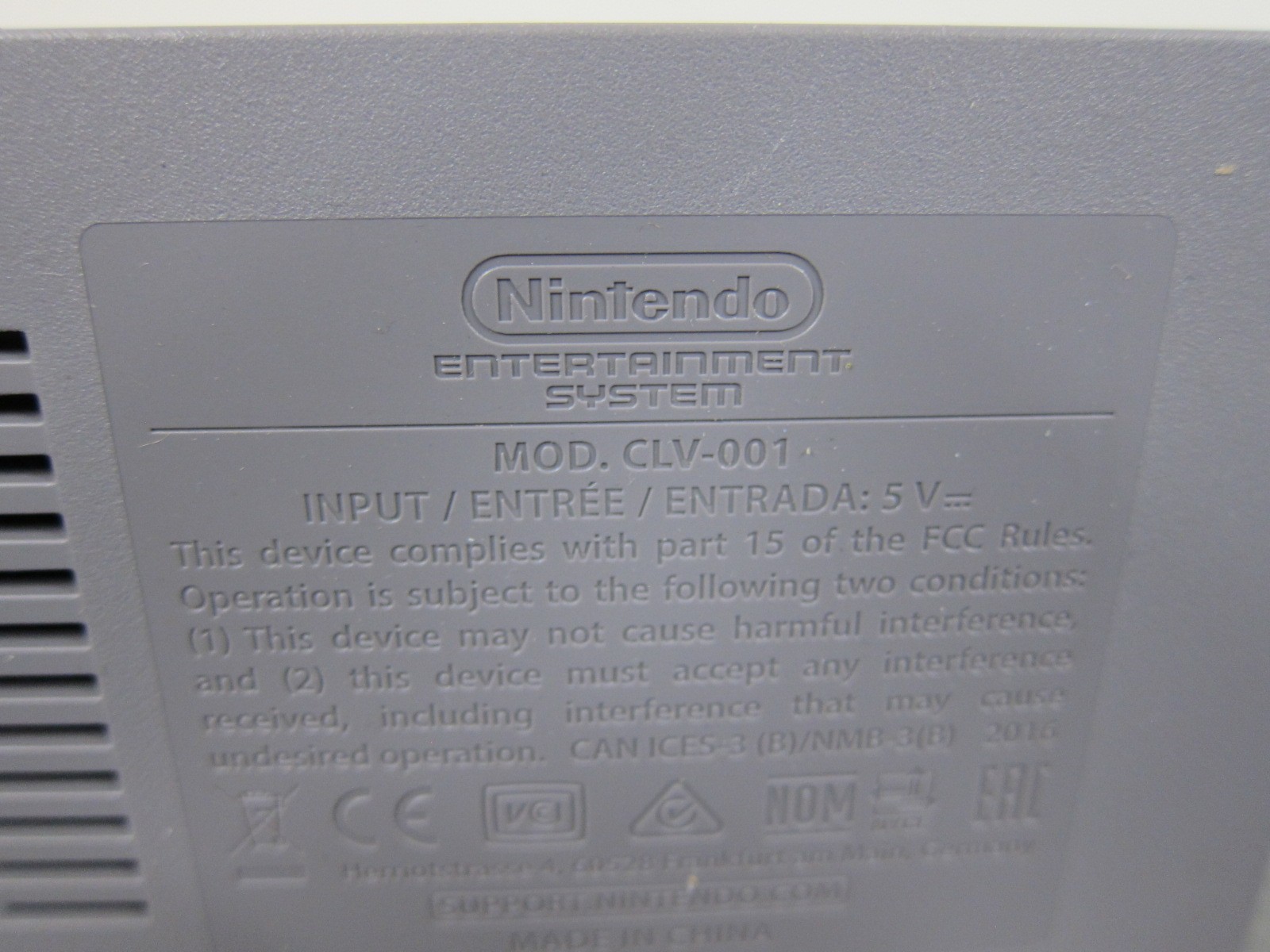Nintendo NES Classic Mini Console CLV-001 w/ Controller & Power Adapter