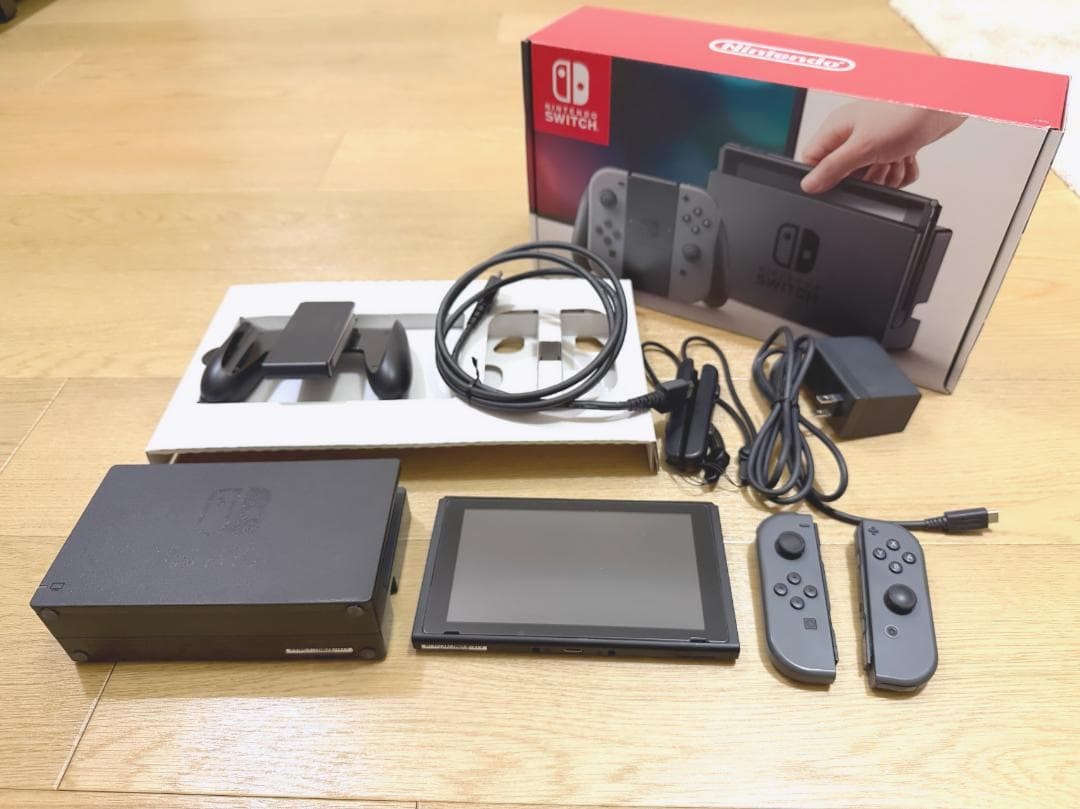 Excellent condition Nintendo Switch Pro Controller 256GB SD card includes box