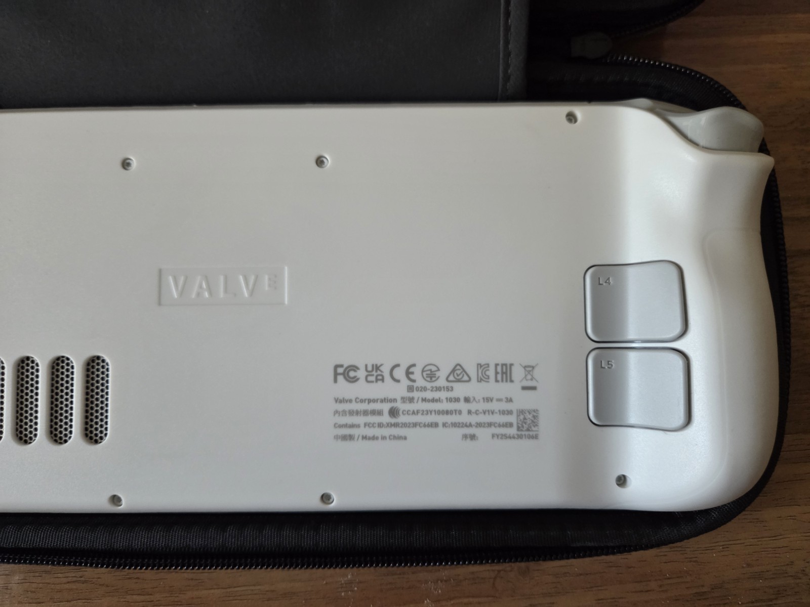 Steam Deck OLED 2TB Limited Edition – White With Killswitch Travel Kit