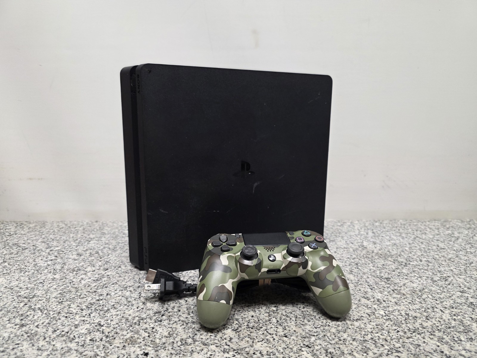 Sony PlayStation 4 PS4 Slim 500GB CUH-2015A Home Video Game Console