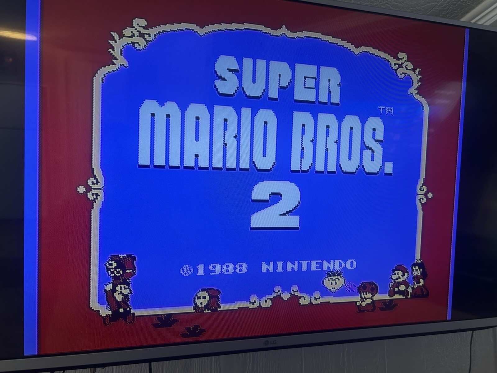 NES Console Bundle Super Mario Bros. 1,2,3 and 2 Controllers. Zapper Tested