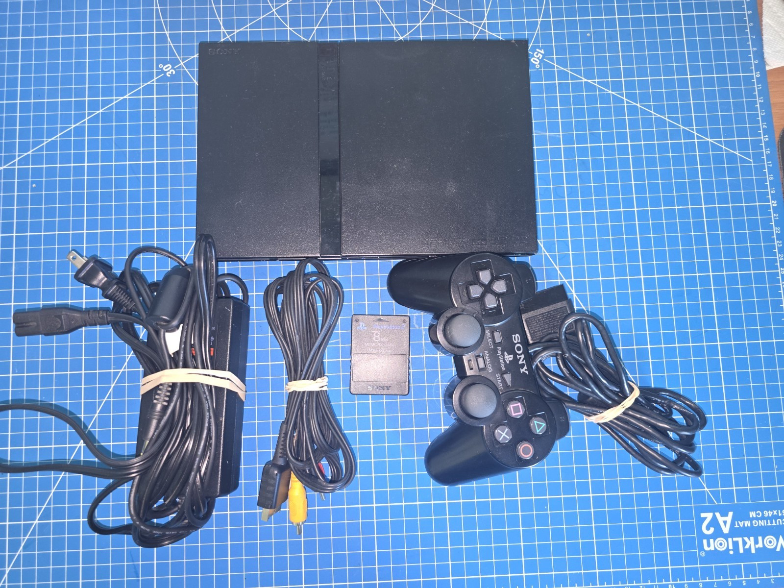 Sony PlayStation 2 slim model # SCPH-75001 (Play2B)