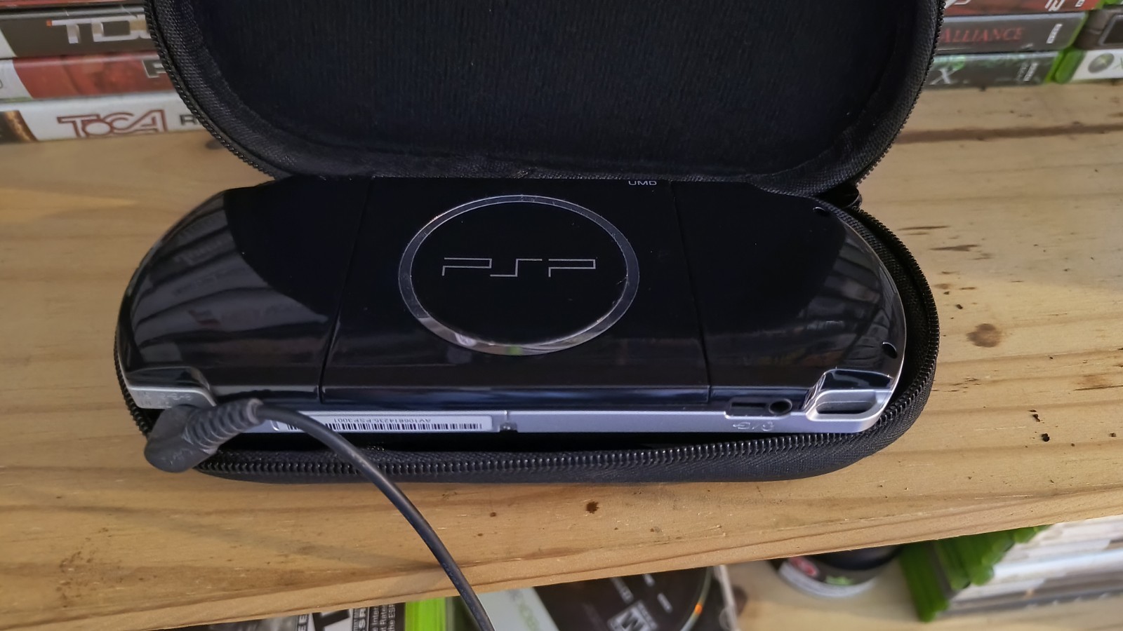 sony psp 3000 Black With God Of War Charger Memory Stick Duo Carrying Case