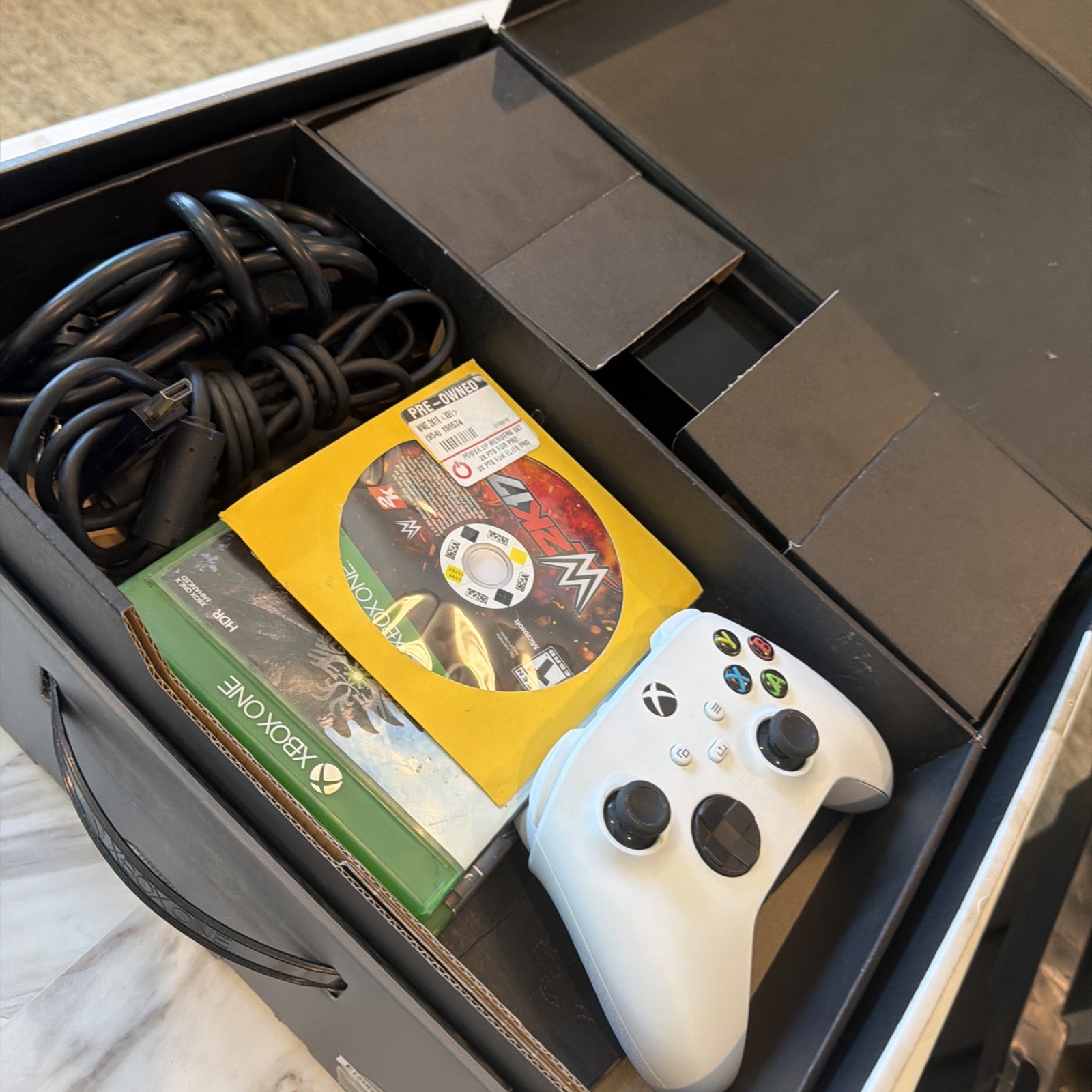 Xbox One 1TB Call of Duty Advanced Warfare Console Bundle 3 Games Matching Box