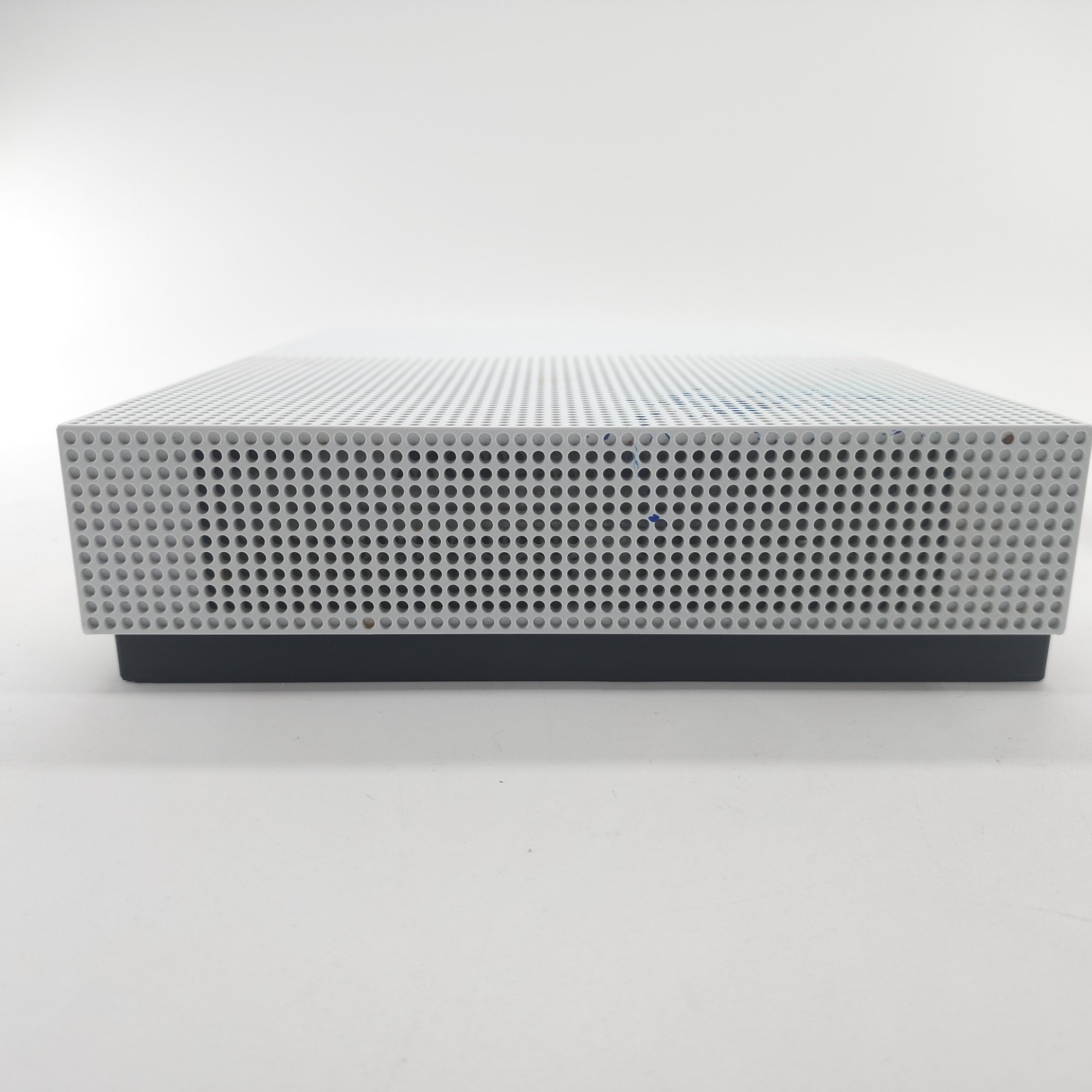 Microsoft Xbox One S 1TB White w/ Faulty controller, Fan makes noise, Fair