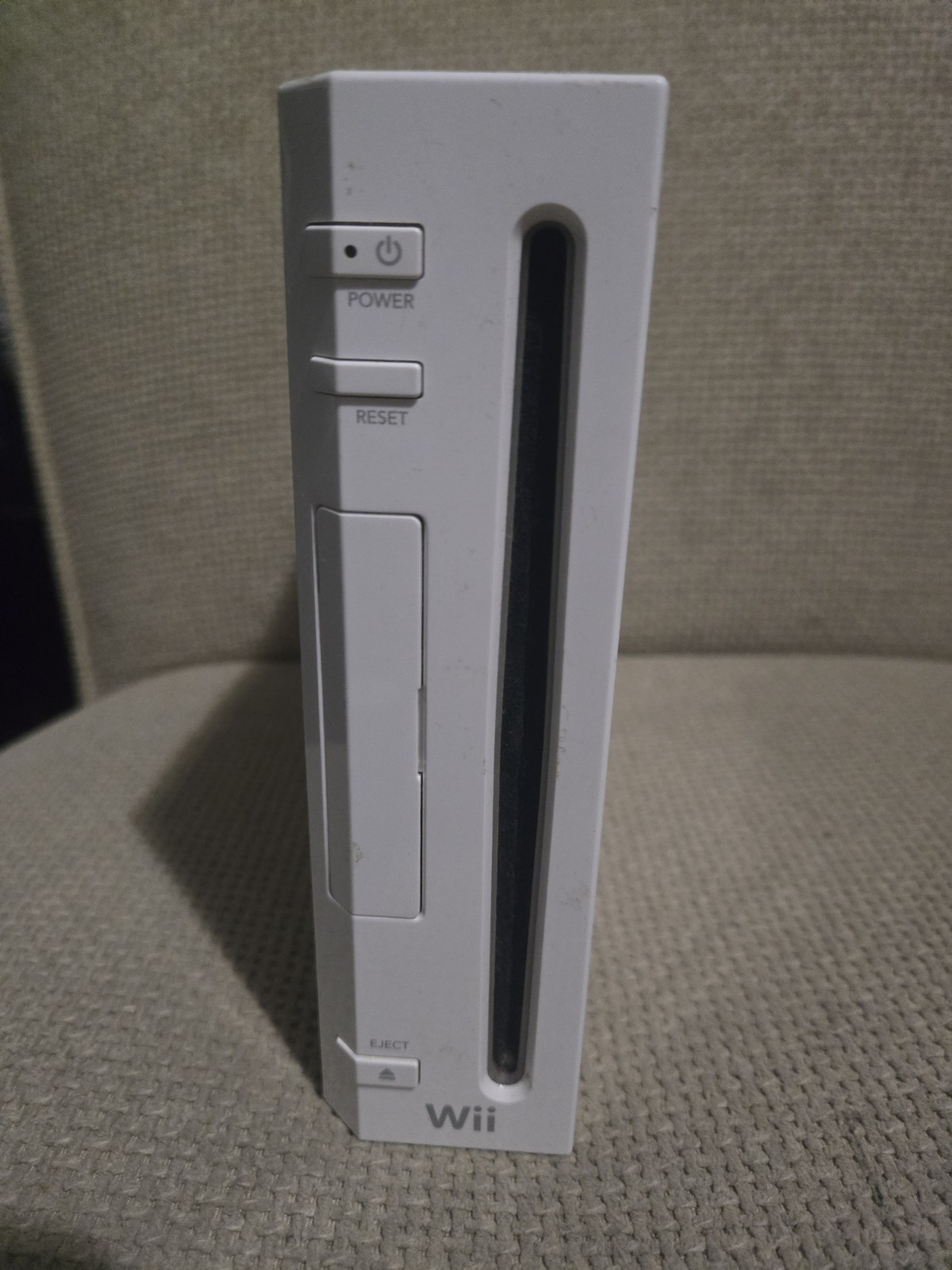 White Nintendo Wii System Console (cords Included)