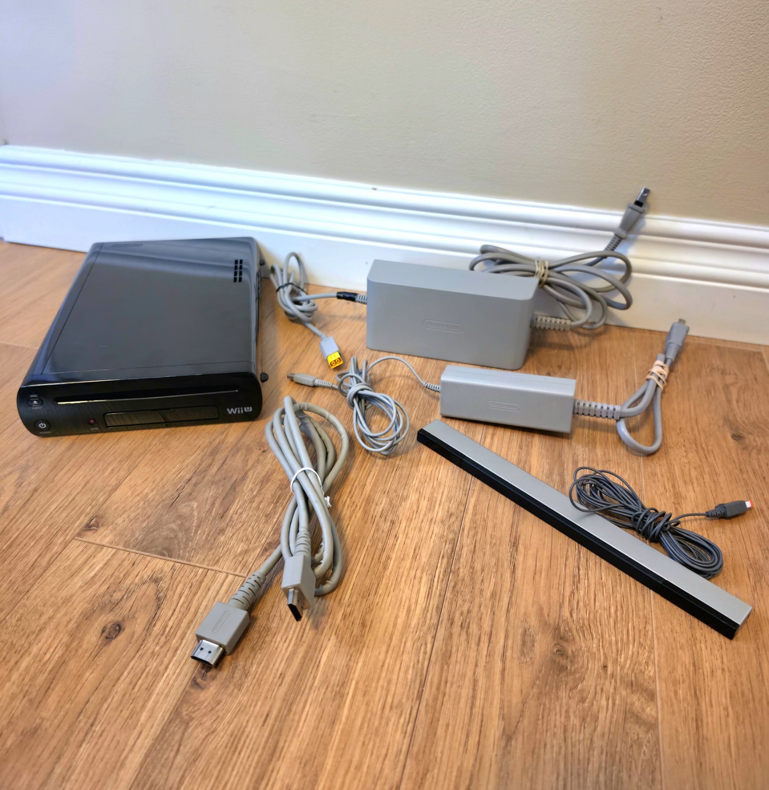 Nintendo Wii U 32GB With Cables Black Japanese Version Console Only Working