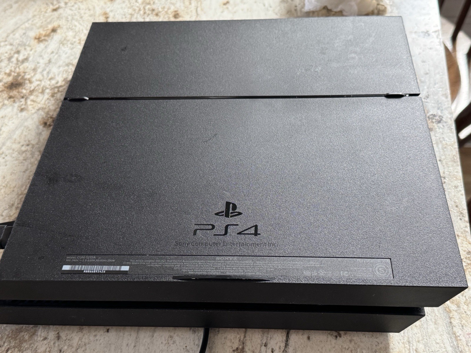 PlayStation 4 CUH-1215A 500GB HD Bundle 3 Controllers, Power Cord, Mortal Kombat